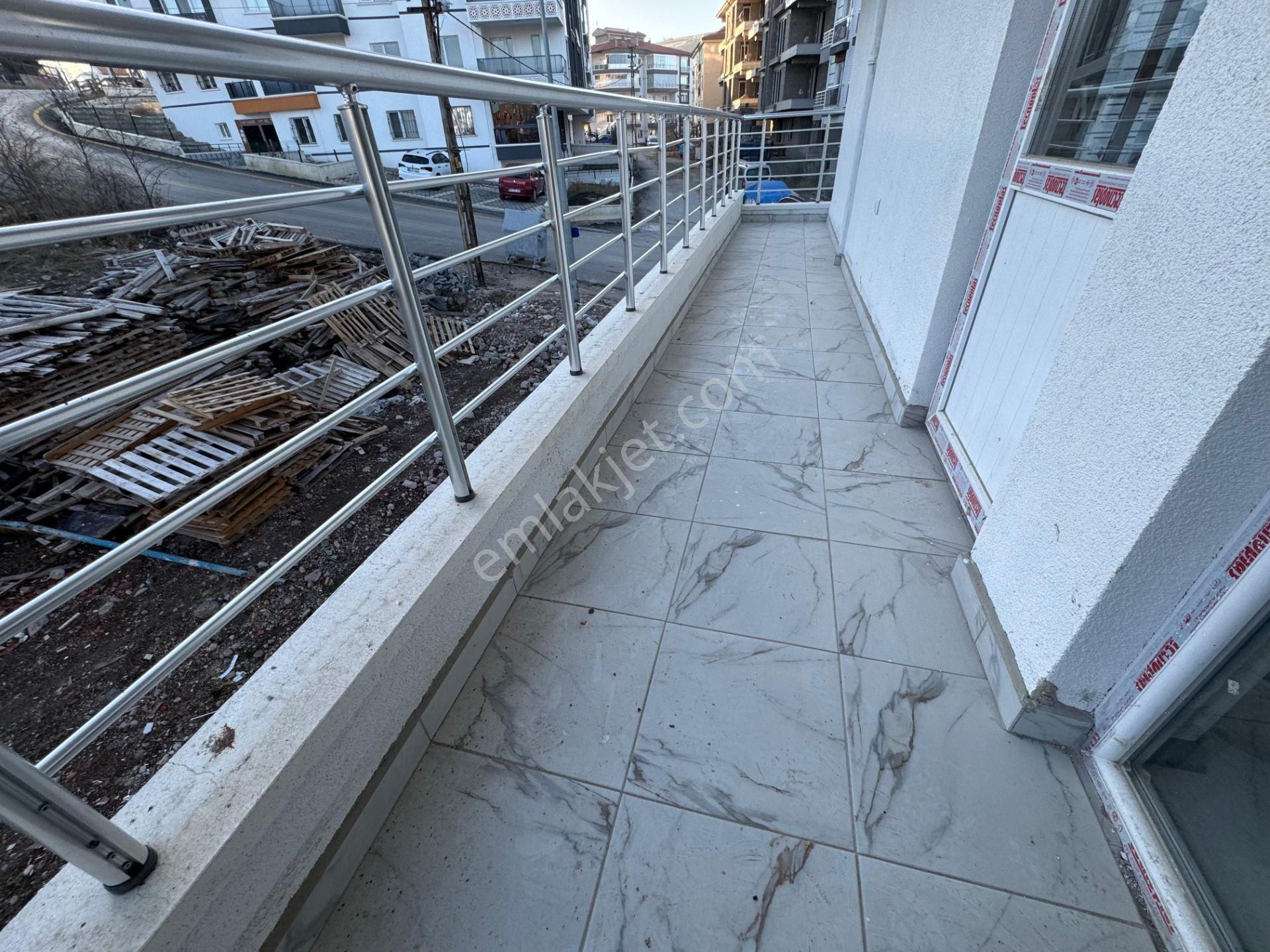 Keçiörende Caddeye Yakın Sıfır Binada Ön Cephede Sıfır 3+1 Daire - Görsel 18