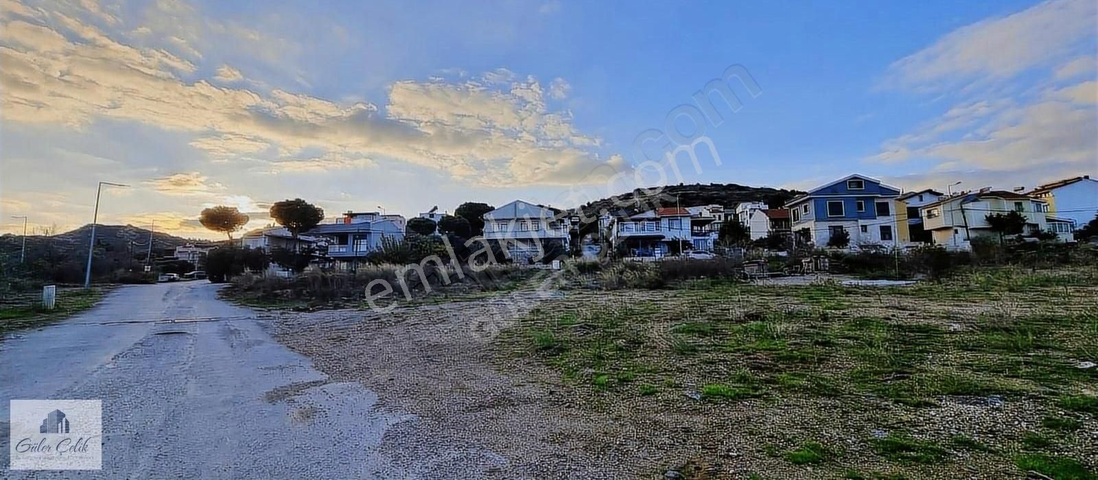 Urla İskele Satılık Konut İmarlı Urla İskele 'de 193 M2 Deniz Manzaralı Arsa