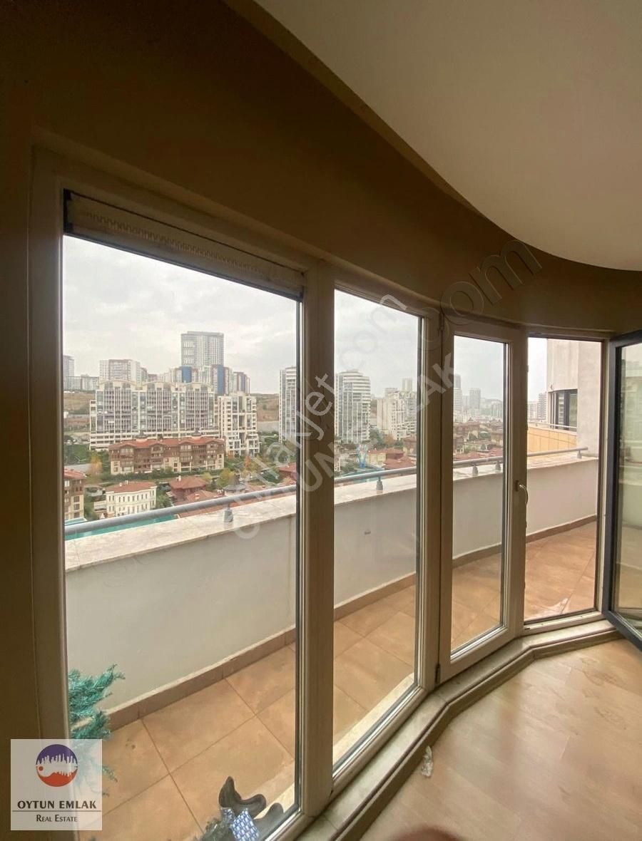 Küçükçekmece Atakent Satılık Daire Bosphorus City Erguvan Evlerinde Havuzlu 2.5+1 Penthouse Satılık