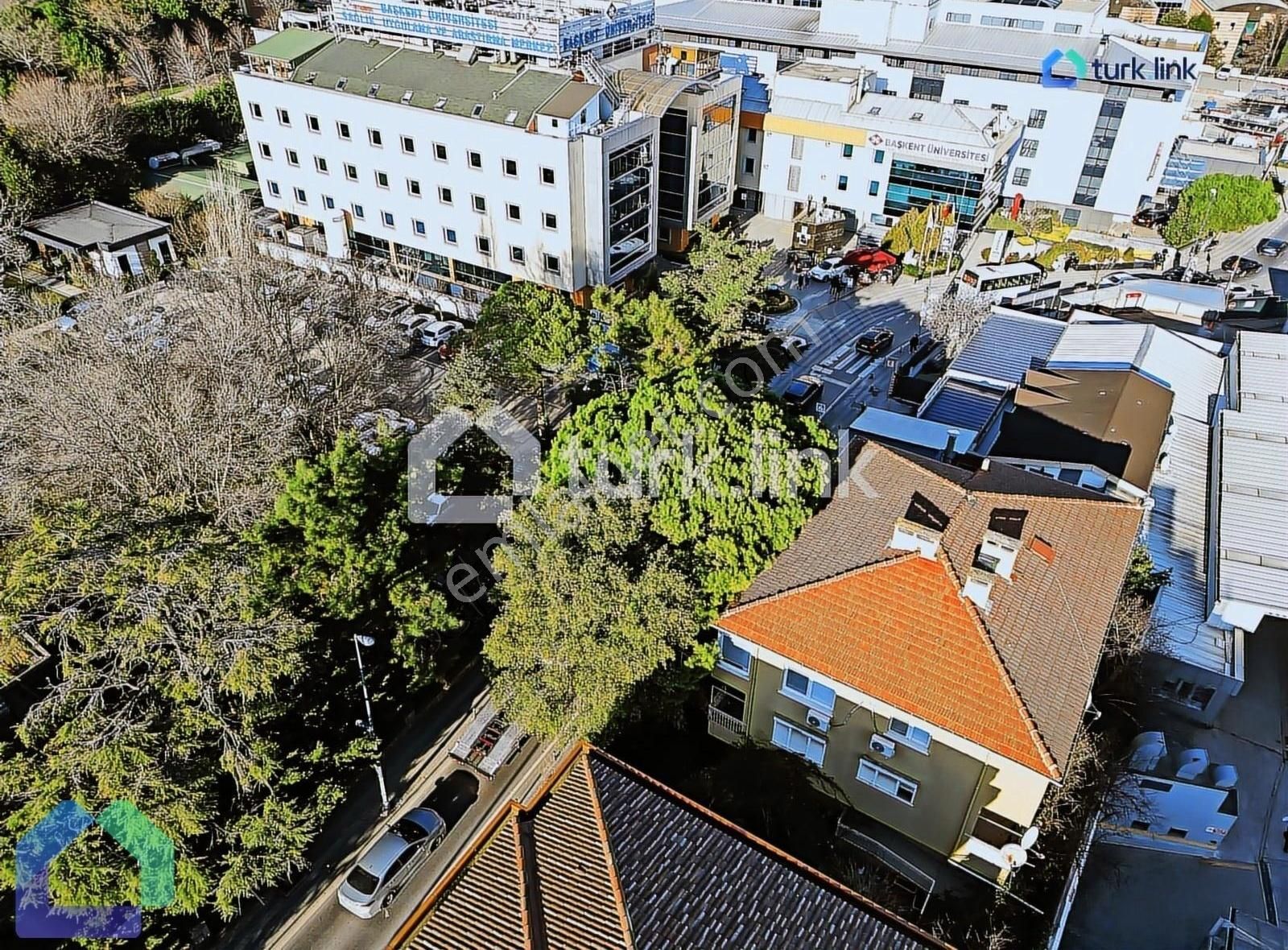 Üsküdar Altunizade Satılık Ticari İmarlı Altunizade 'de Çok Merkezi Lokasyonda Satılık Bina Ve Arsası !