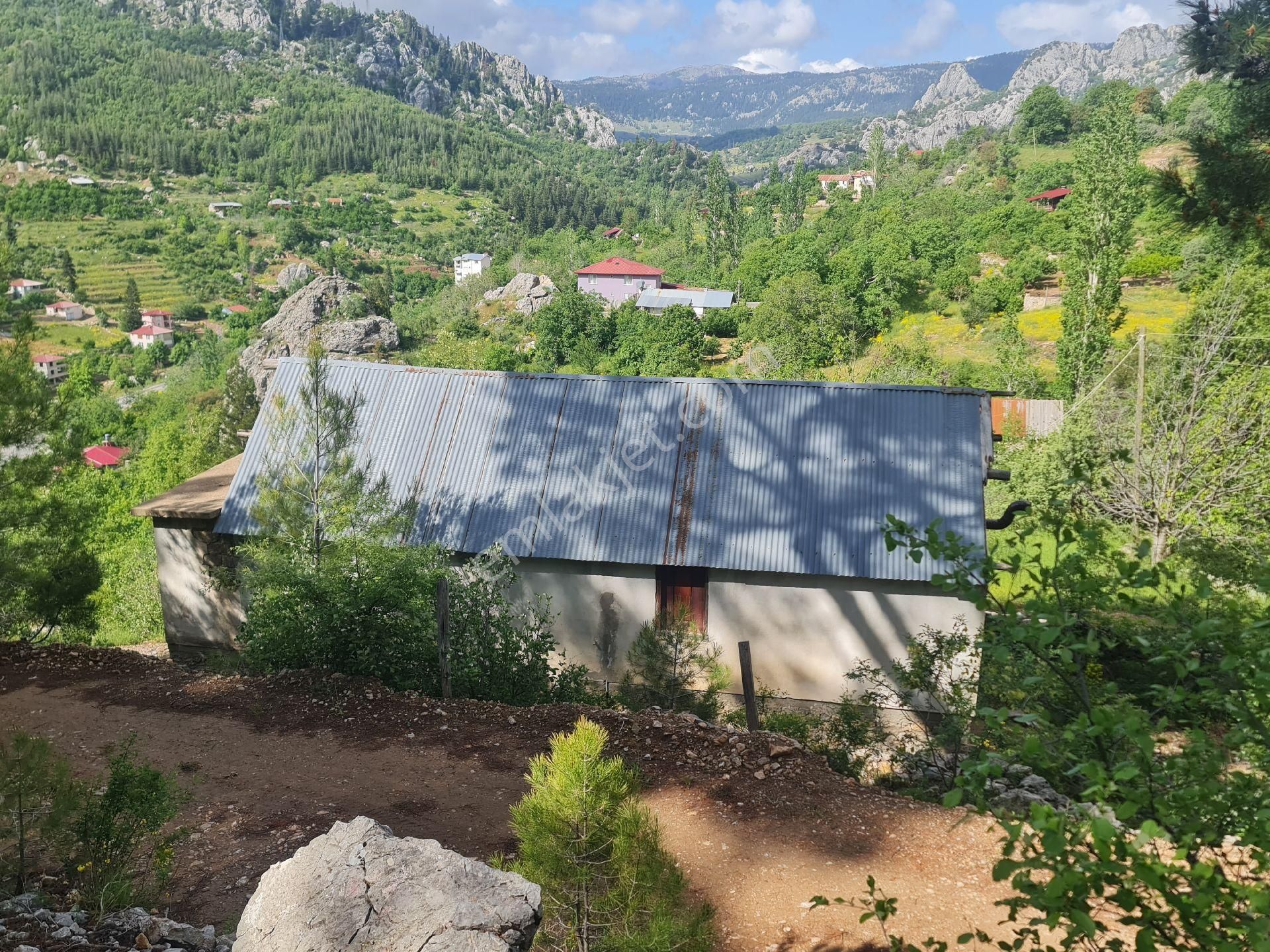 Alanya Şıhlar Satılık Tarla Alanya Çayarası Yaylası'nda Merkezi Konumunda Satılık Ev Ve Tarla