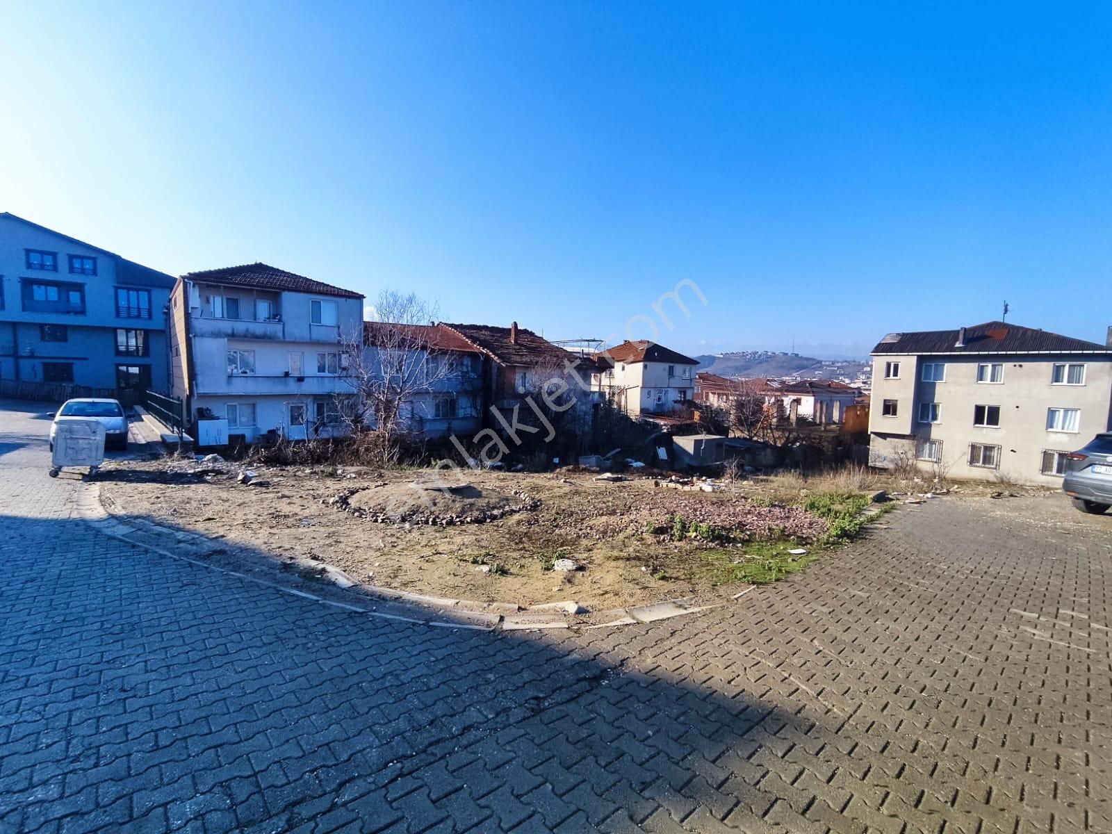 Yalova Merkez Bağlarbaşı Satılık Konut İmarlı Yalova Merkez Bağlarbaşı Satılık Arsa ( 900 M2) !.