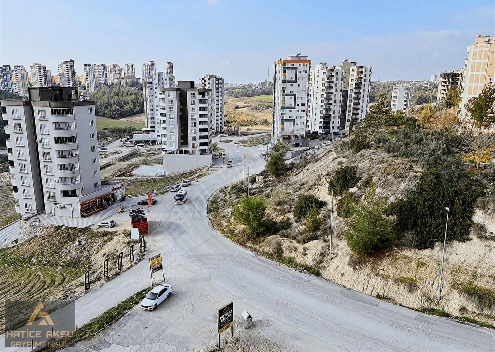 Sarıçam Gültepe Satılık Daire Hatice Aksu'dan Cadde Üzeri 3+1 Açık Mutfak Hasarsız Daire