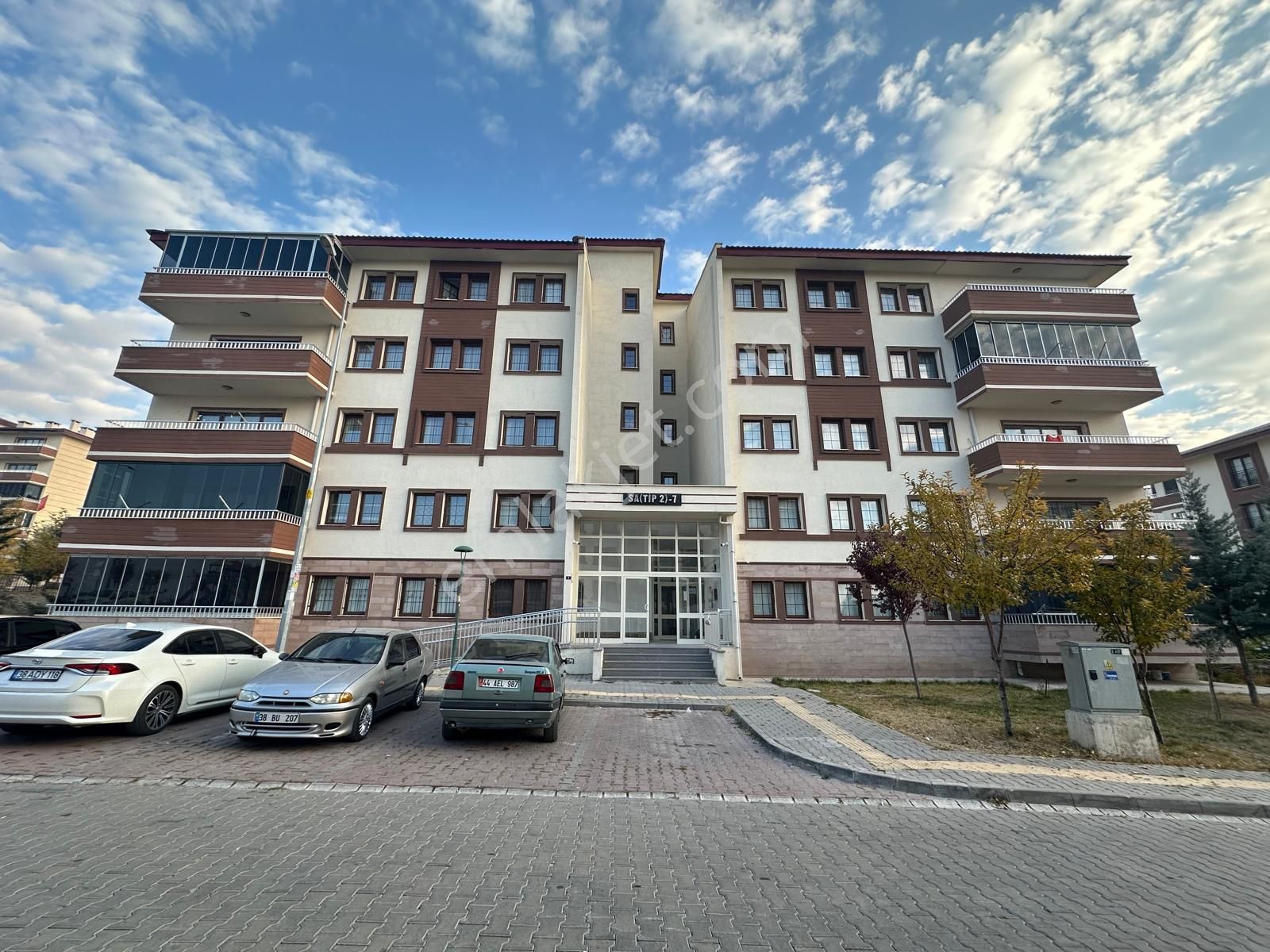 Melikgazi Yeşilyurt Satılık Daire İldem Esnaf Tokı De Aylık Ödemeli Satlık 3+1 Daire ( Resmi Banka Devirli )