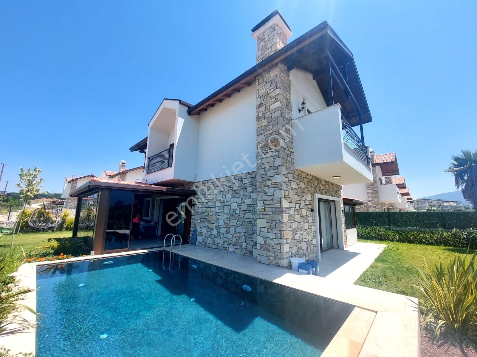 Kuşadası Soğucak Satılık Villa Geniş Bahçeli, Özel Havuzlu, Şömineli, Satılık Müstakil Villa