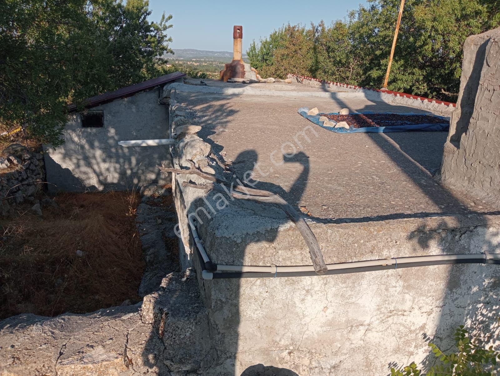 Gülnar Çukurkonak Satılık Köy Evi Beykent Gayrimenkulden Geniş Arsalı Müstakil Ev