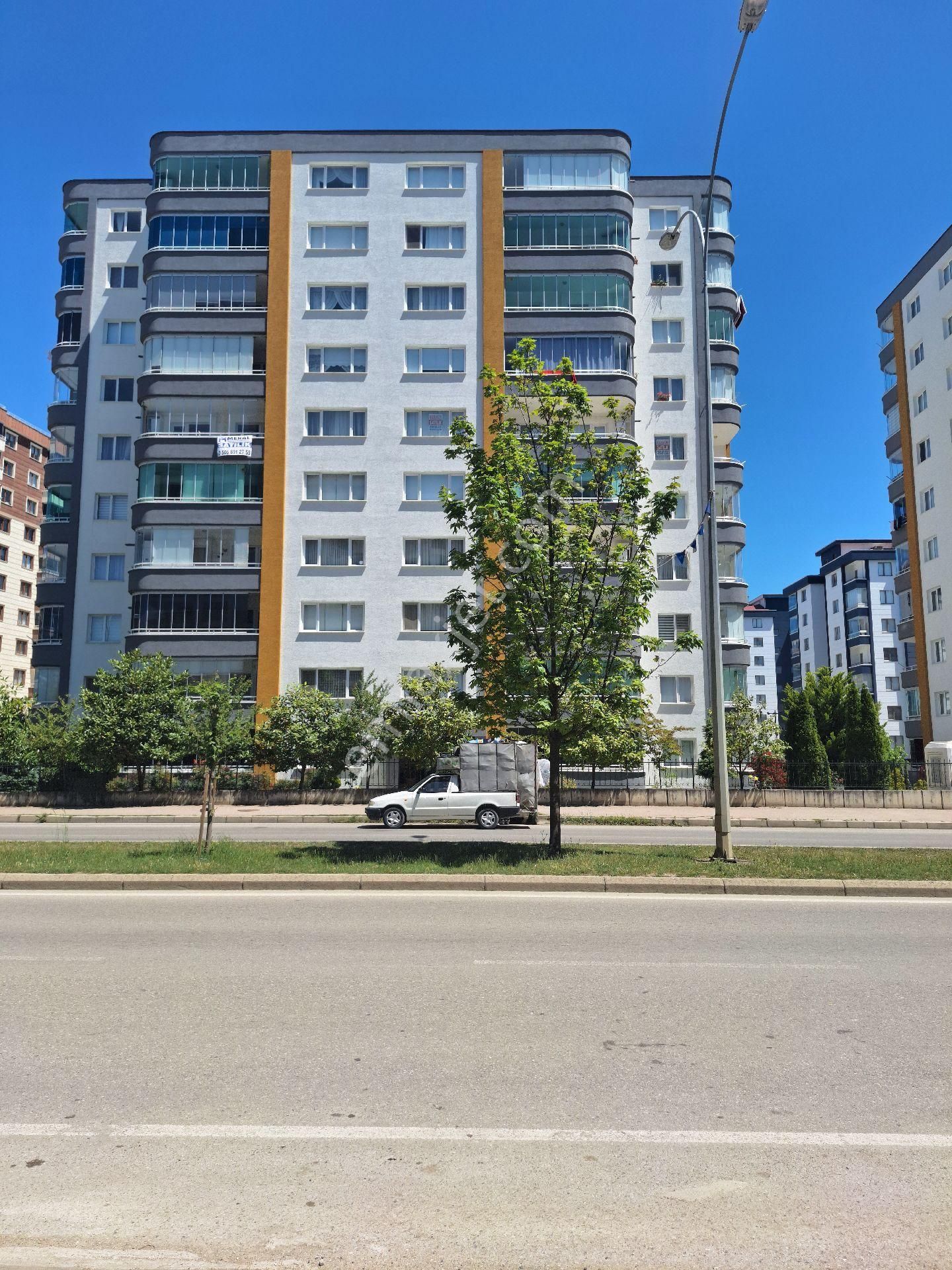 Atakum Yenimahalle Satılık Daire Atakent Mahallesinde Satılık 155 M2 Site İçerisinde 3+1 Daire