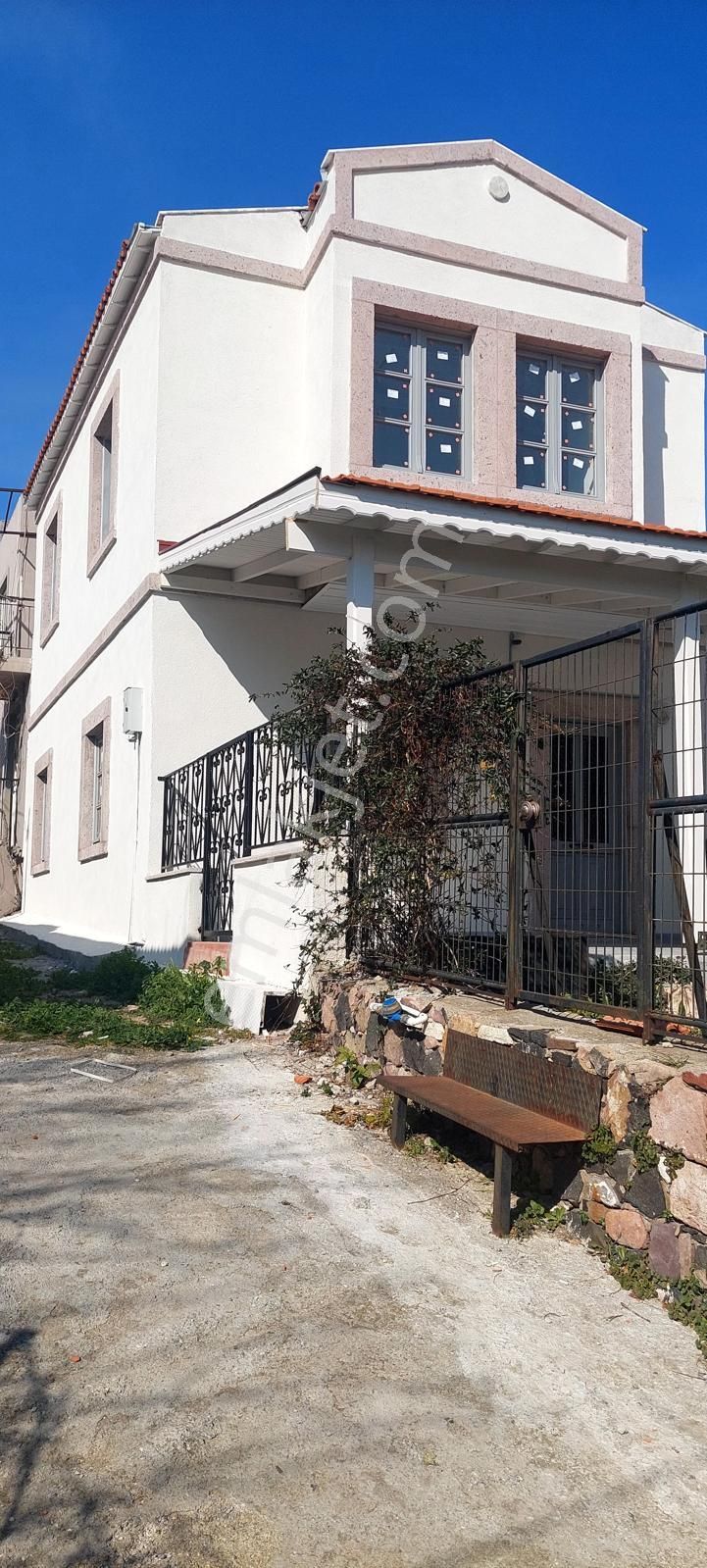 Ayvalık Mithatpaşa Satılık Villa Cunda Adası'nda Eşsiz Deniz Manzaralı Villa