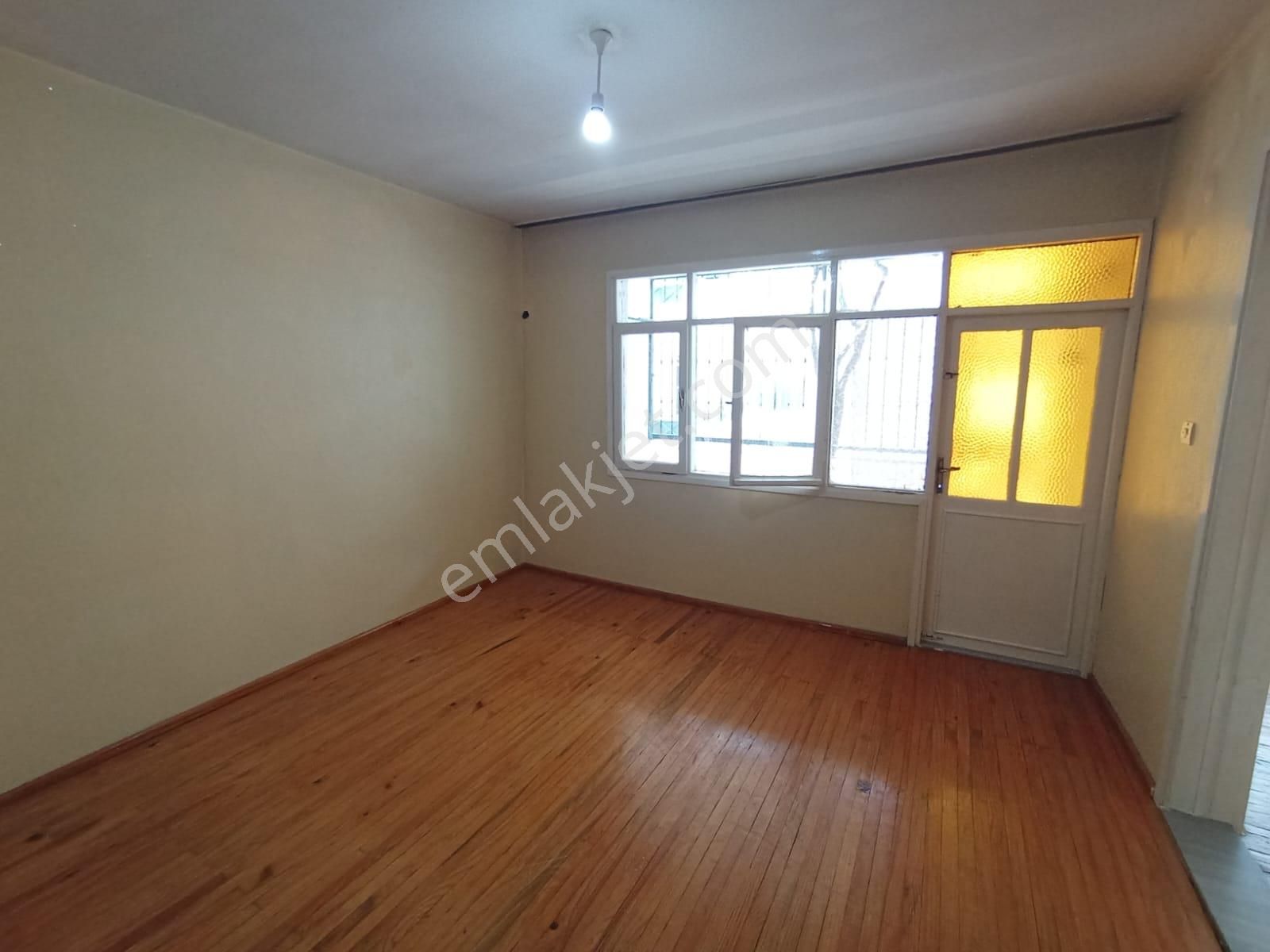 Karabağlar Uğur Mumcu Mah Eserkent Merkez Yakını. 3+1 120 M2 Kiralık Ev