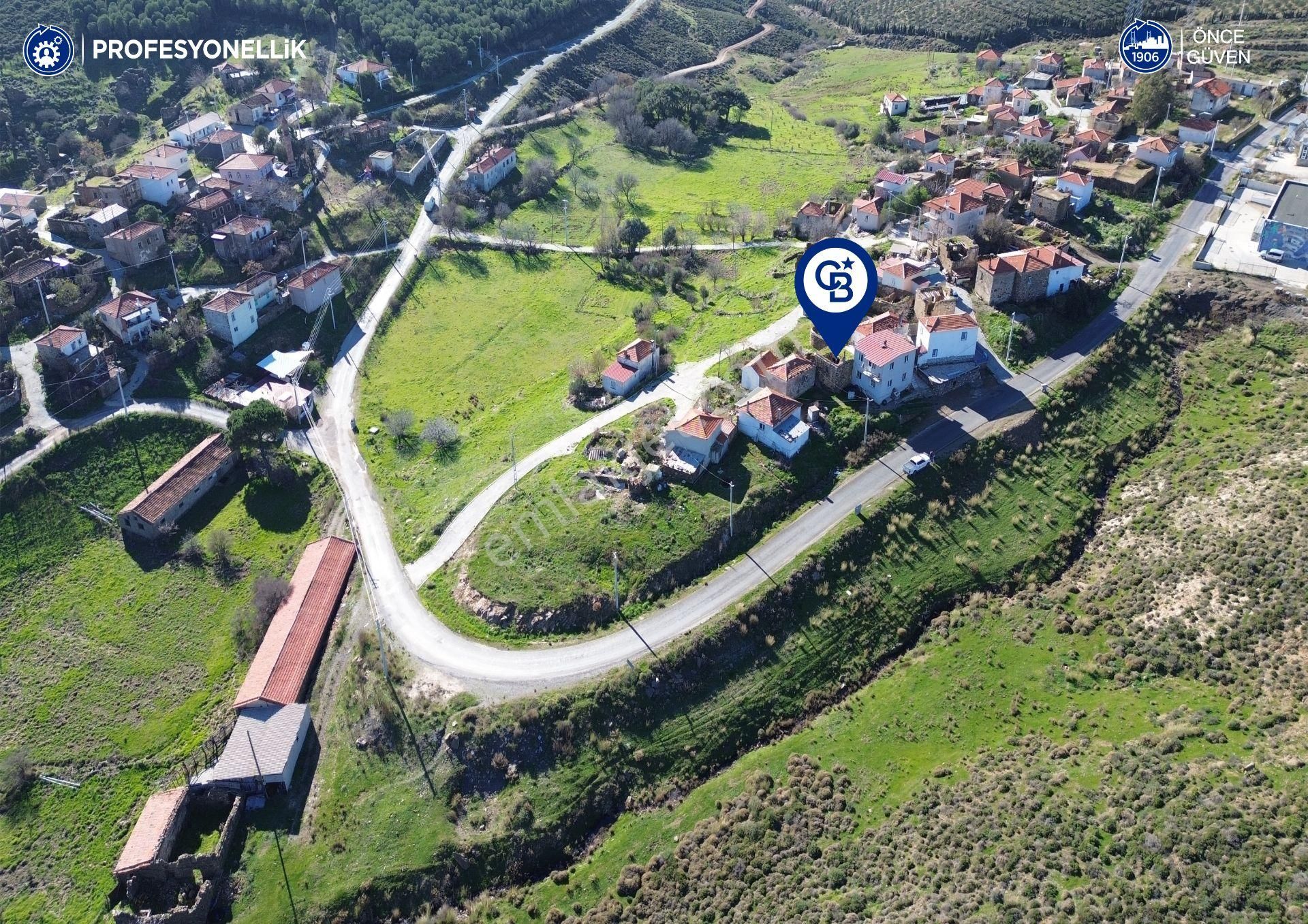 Karaburun Parlak Köyiçi'nde İki Katlı Taş Ev - Görsel 15