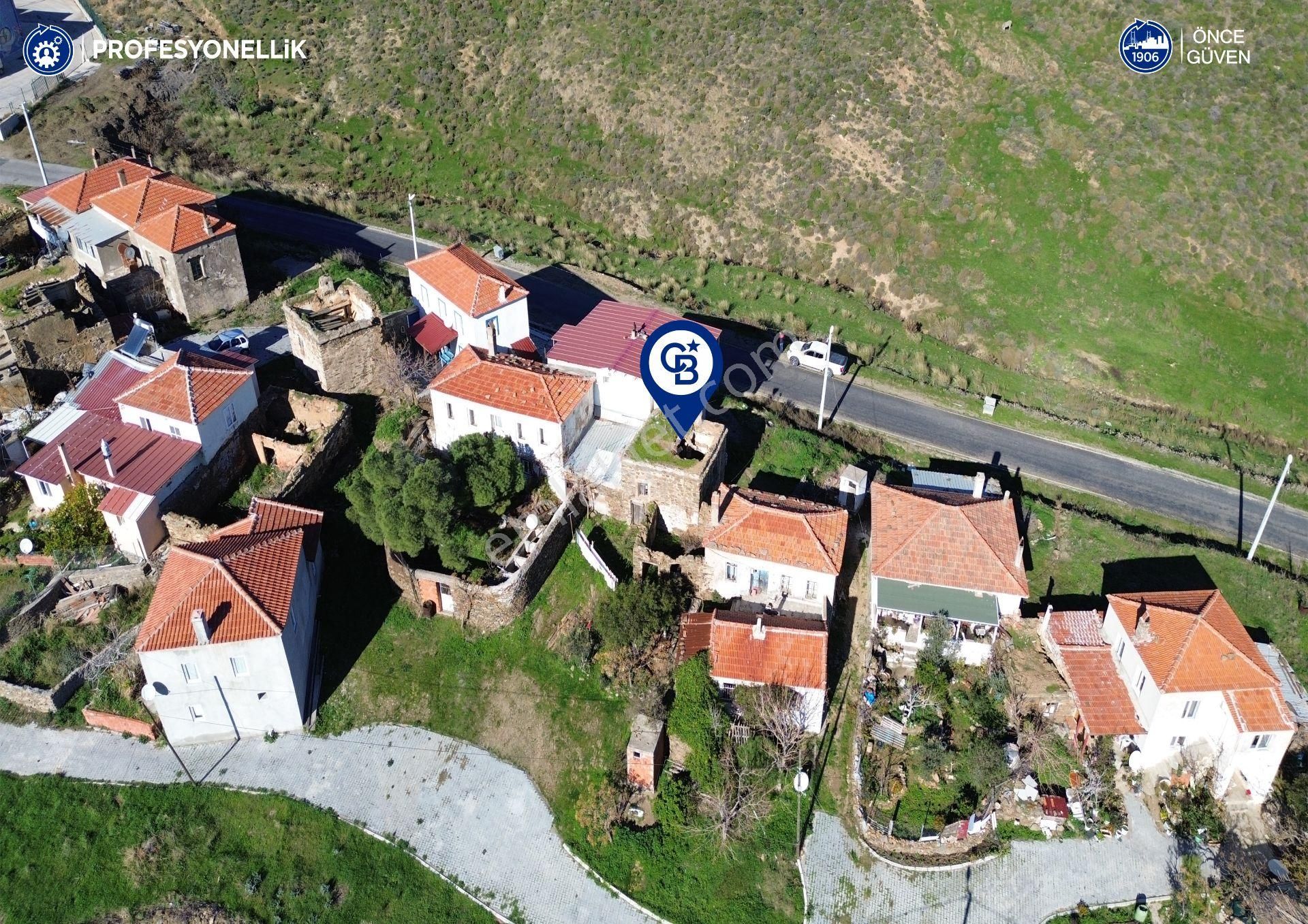 Karaburun Parlak Köyiçi'nde İki Katlı Taş Ev - Görsel 4