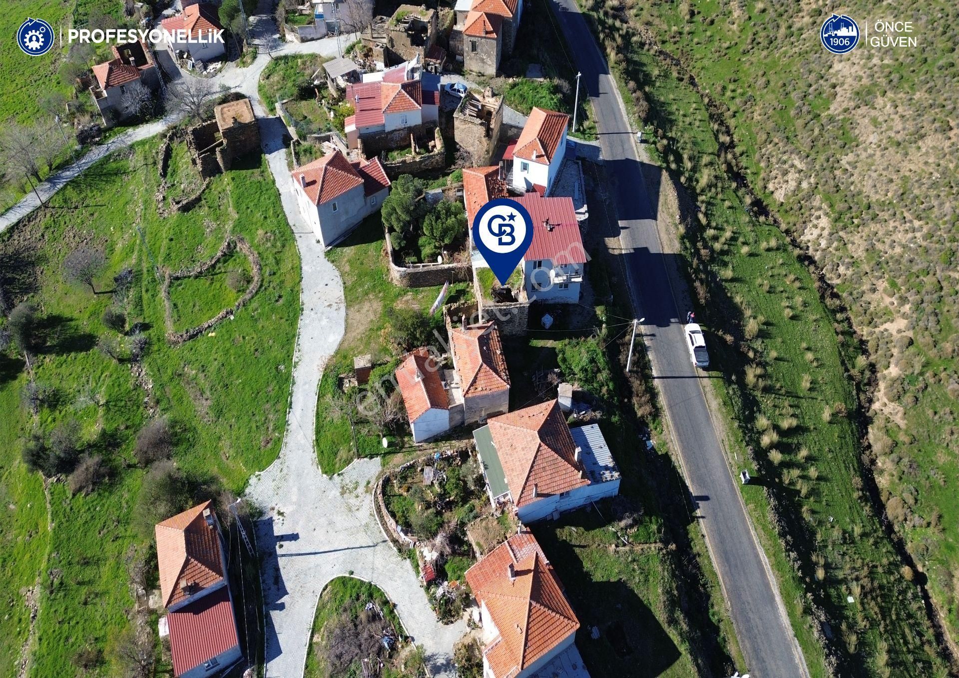 Karaburun Parlak Köyiçi'nde İki Katlı Taş Ev - Görsel 9