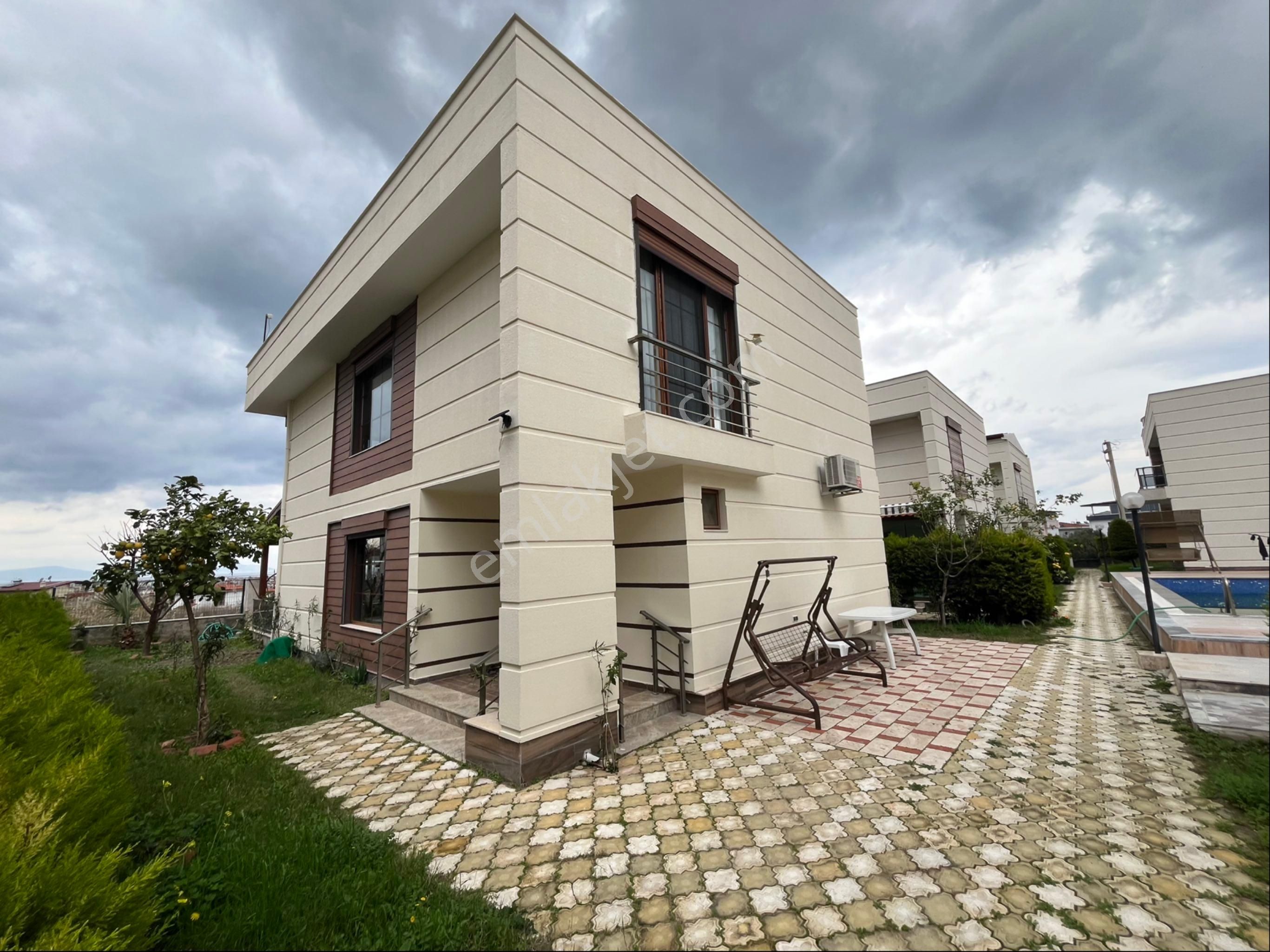 Kuşadası Güzelçamlı Satılık Villa Kuşadası Güzelçamlıda Tek Müstakil Deniz Manzaralı 4+1 Satılık Villa