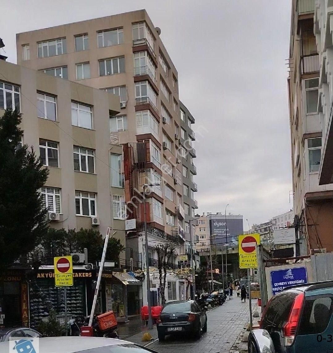 Şişli Mecidiyeköy Satılık Dükkan & Mağaza Mecidiyeköy'de Caddeye Çok Yakın Düz Ayak Dükkan