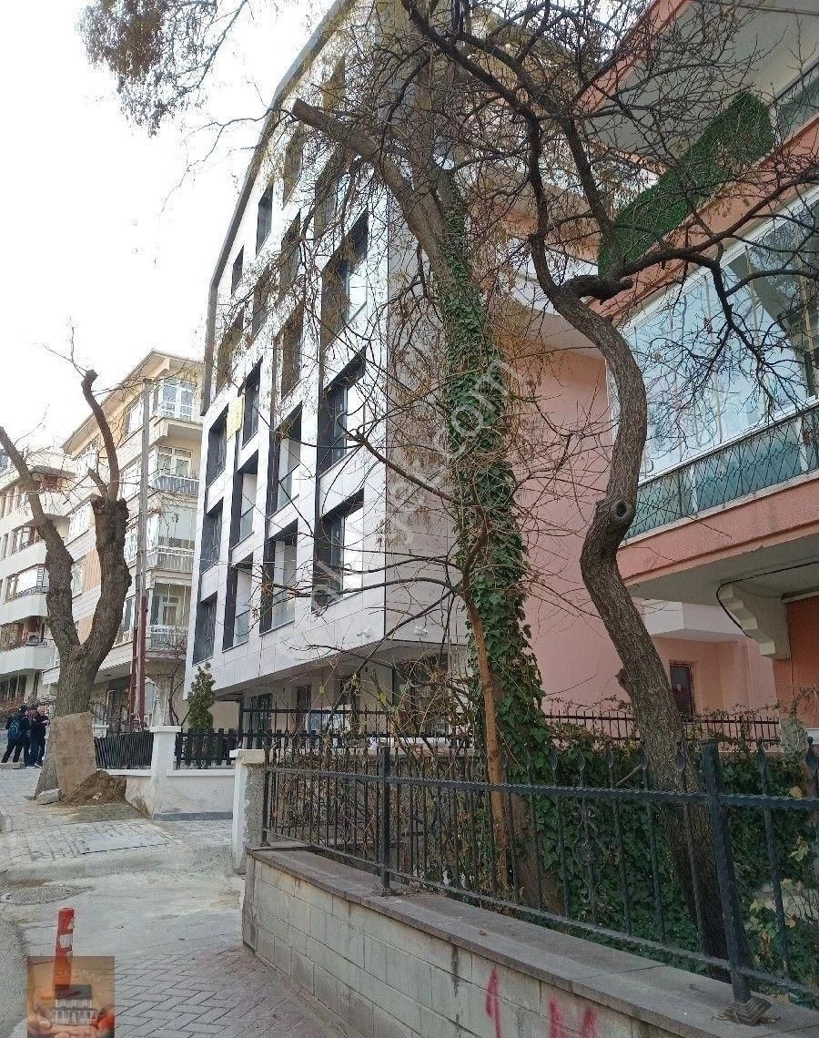 Çankaya Esatoğlu Satılık Daire Denk'ten Esat Akyüz Sok 4+1 150 Metre Dubleks Sıfır Binada Asansörlü Daireler