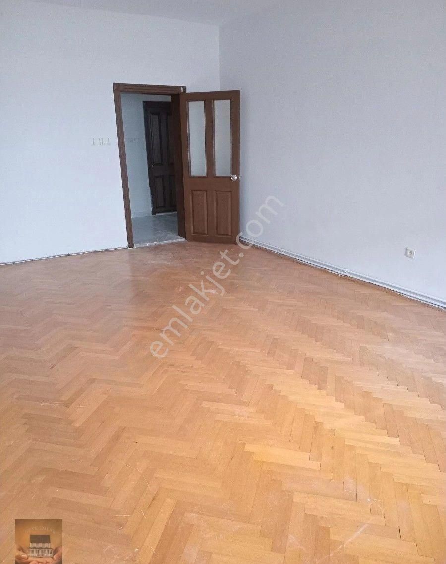 Çankaya Tınaztepe Kiralık Daire Denk' Ten Kiralık 2+1 Kombili Ğiriş Kat Daire Bakımlı Seyran Bağları Bağlar Cad