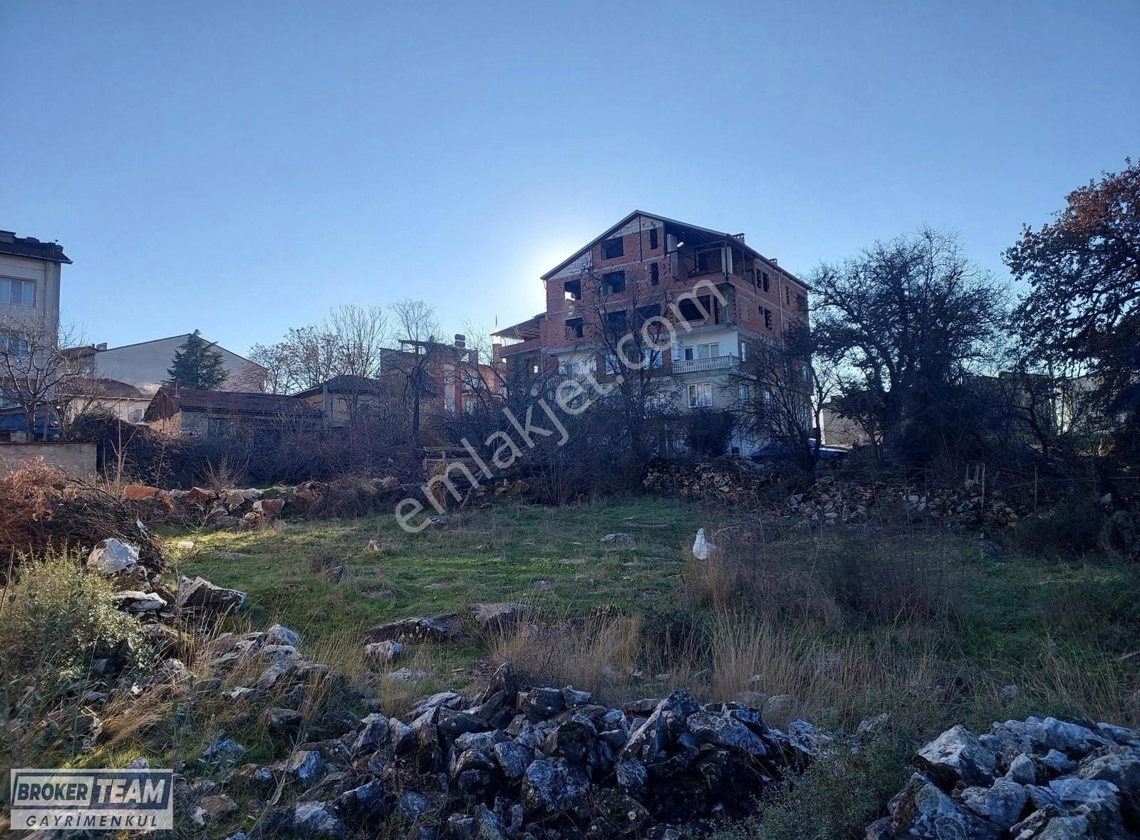 Orhaneli Gazipaşa Satılık Konut İmarlı Orhaneli Gazipaşa'da 4 Kat Konut İmarlı Arsa