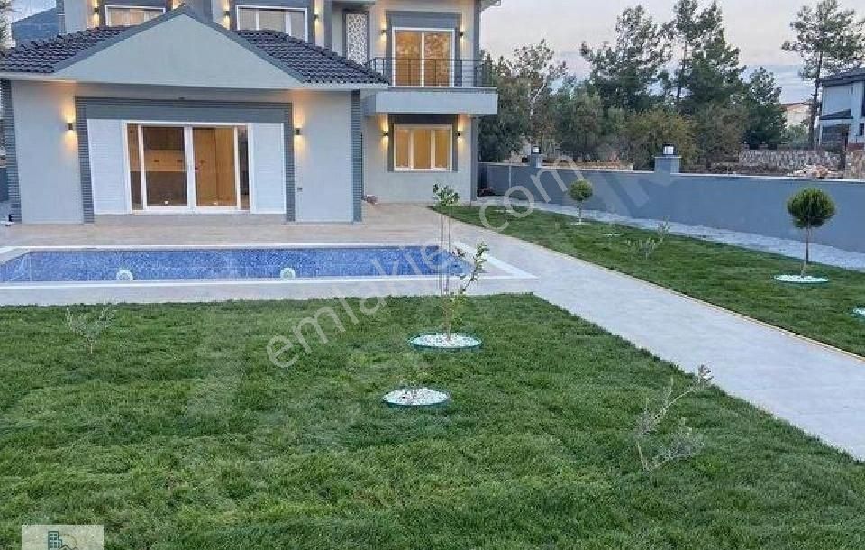 Didim Akbük Satılık Müstakil Ev Didim Yeşiltepede 700 Mt Arsa İçinde 4 + 1 Havuzlu Tam Müstakil Villa