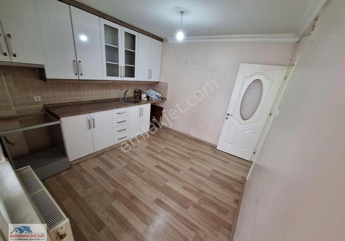 Yunusemre Mutlu Satılık Daire Şehsadeler Mutlu Mh Satılık 3+1 //1 Balkon 125m2 Daire 17 Yaşında