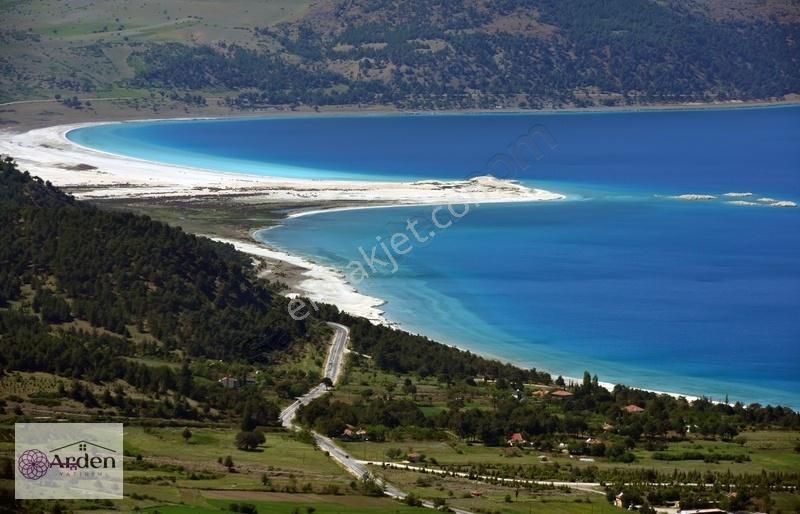 Yeşilova Salda Köyü (Aşağı) Satılık Tarla Burdur Yeşilova Salda Köyünde Göle 3,4km Uzaklıkta Satılık Tarla