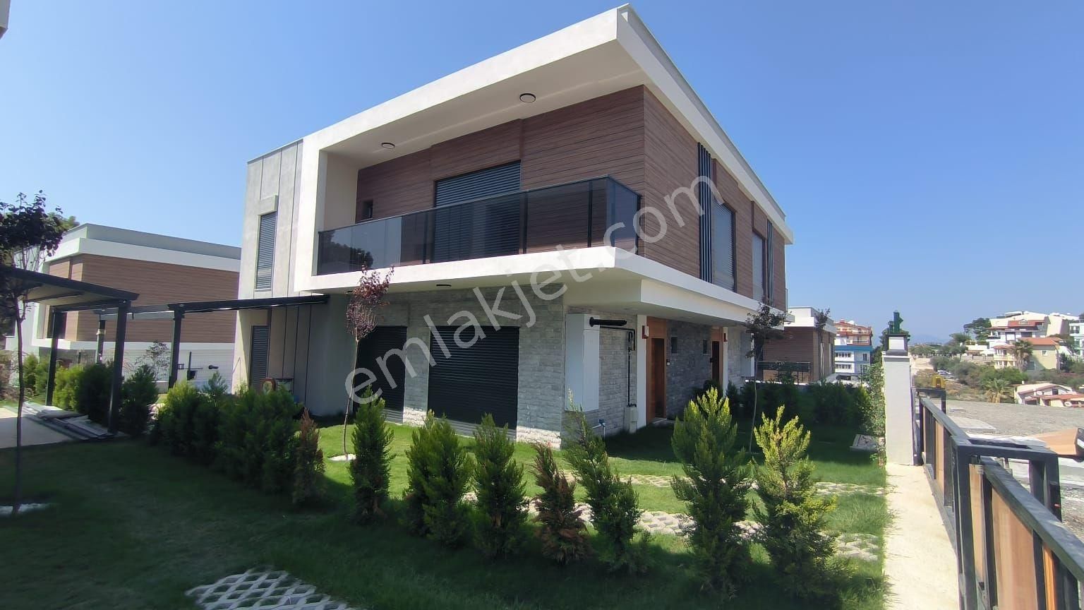 Kuşadası Kadınlar Denizi Satılık Villa Kuşadası Kadınlar Denizin'de 4+1 Lüks Villalar