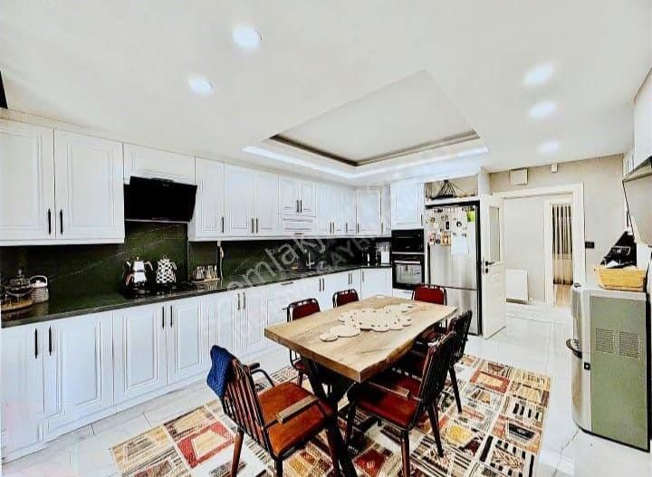 Manisa Turgutluda İçi Yenilenmiş Villa - Görsel 15