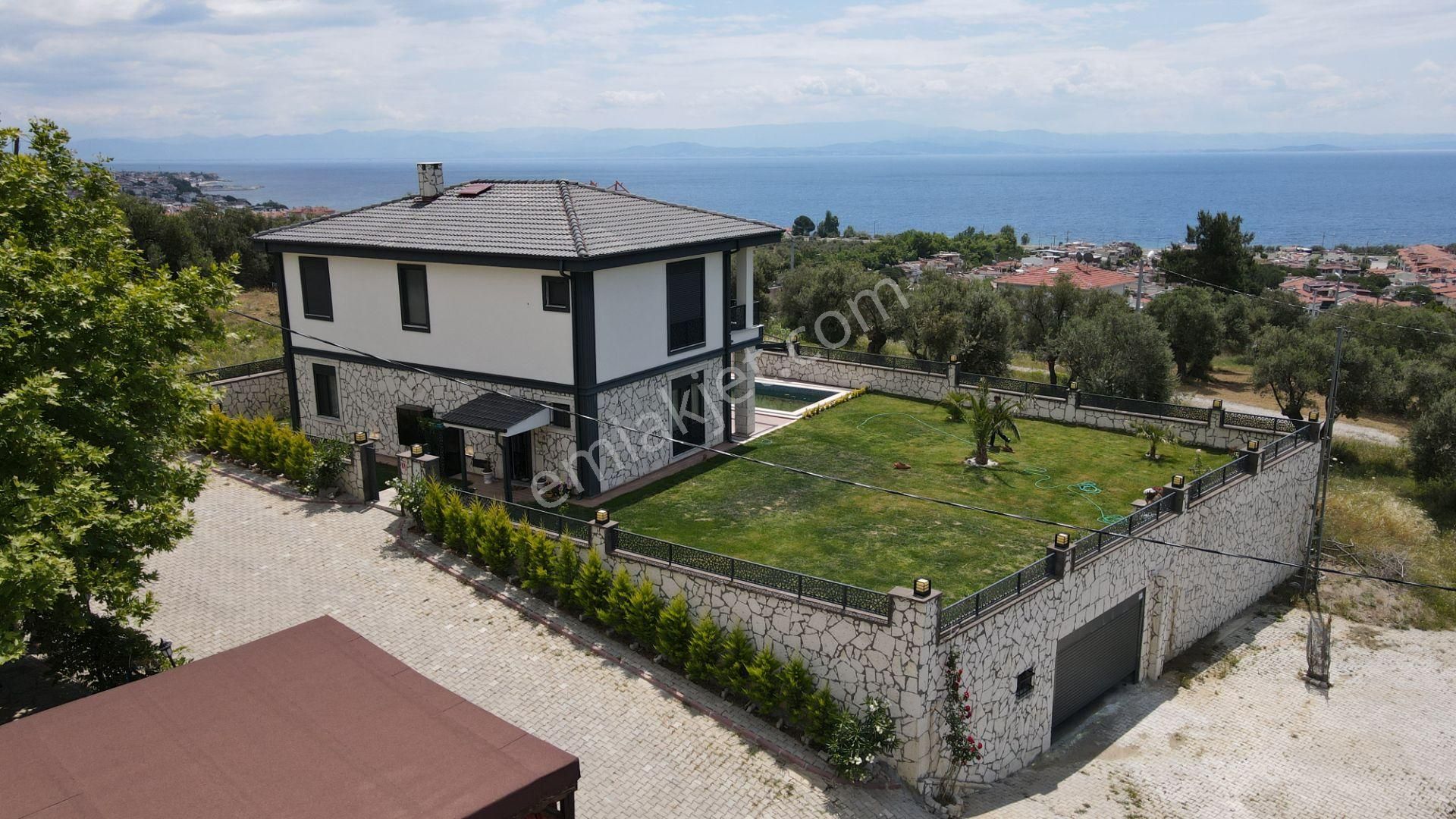 Edremit Altınoluk Satılık Villa Irmaksudan 650 M² Arsa İçinde Tam Müstakil Özel Havuzlu Villa