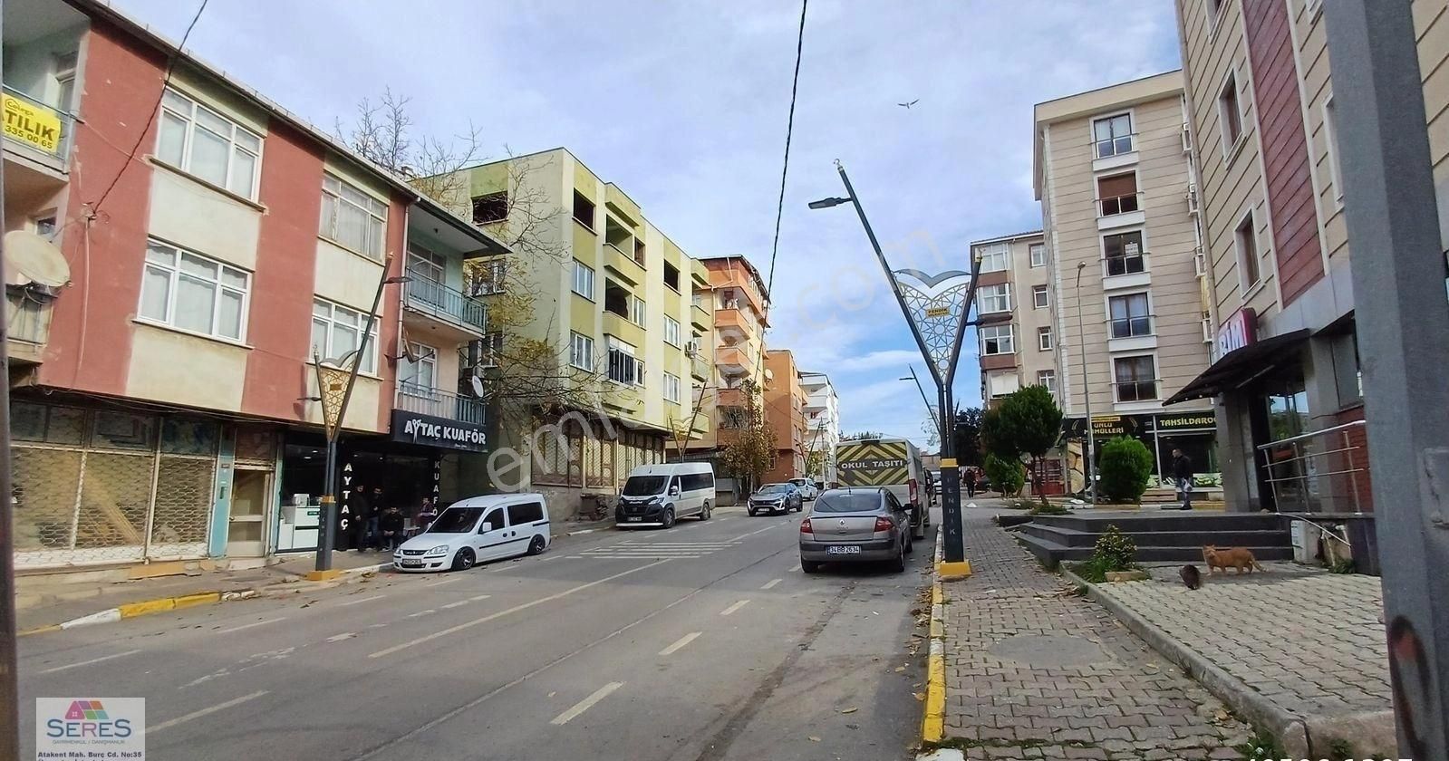 Pendik Kavakpınar Satılık Daire Kavakpınar Misakı Milli Caddesi Geniş 3+1 Daire Arsa Payı Yüksek