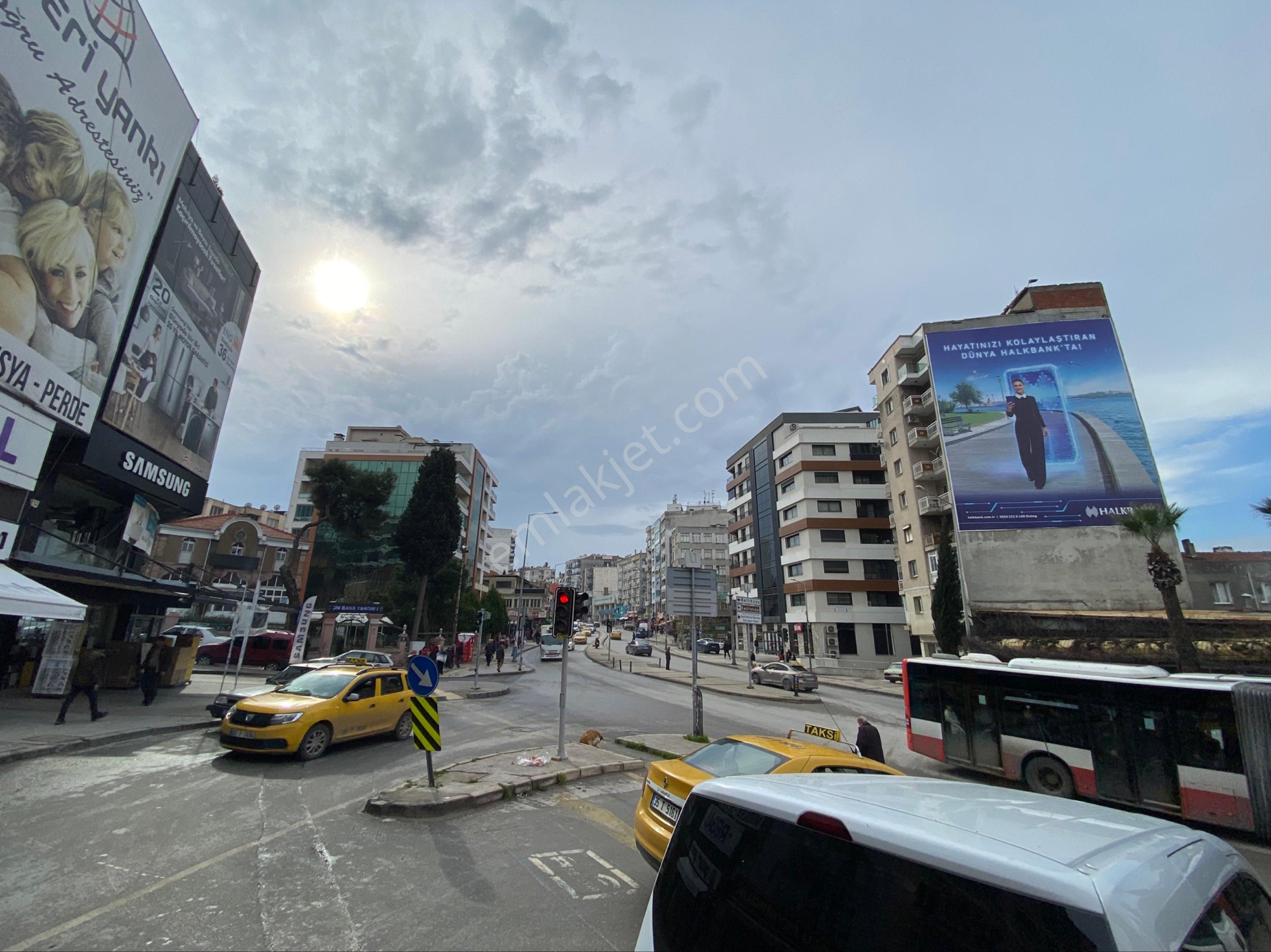 Konak Tınaztepe Satılık Daire Eşrefpaşa Cadde Üzerinde 2+1 Çift Cepheli Çift Balkonlu Temiz Bakımlı Ferah Daire