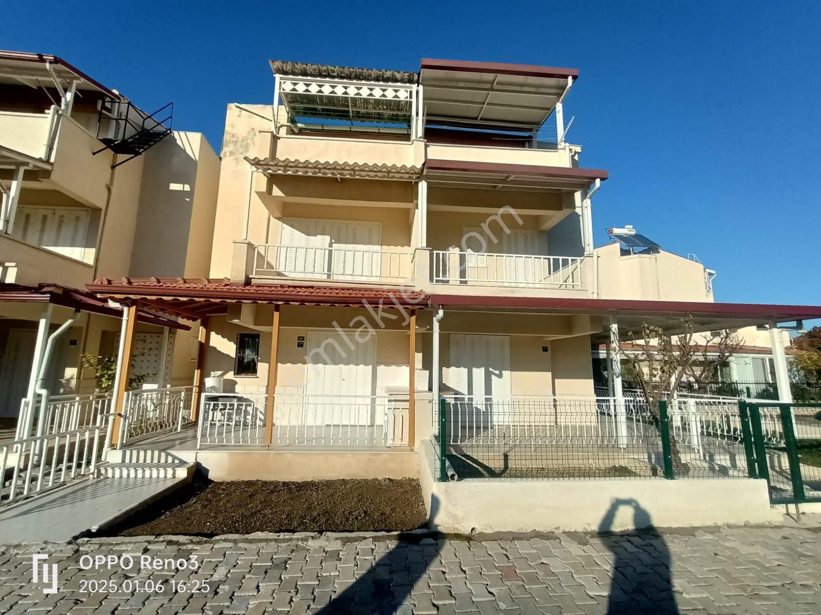 Kuşadası Davutlar Satılık Villa Kusadasi Davutlarda Sahile 600mt Satilik 4+1 Yazlik