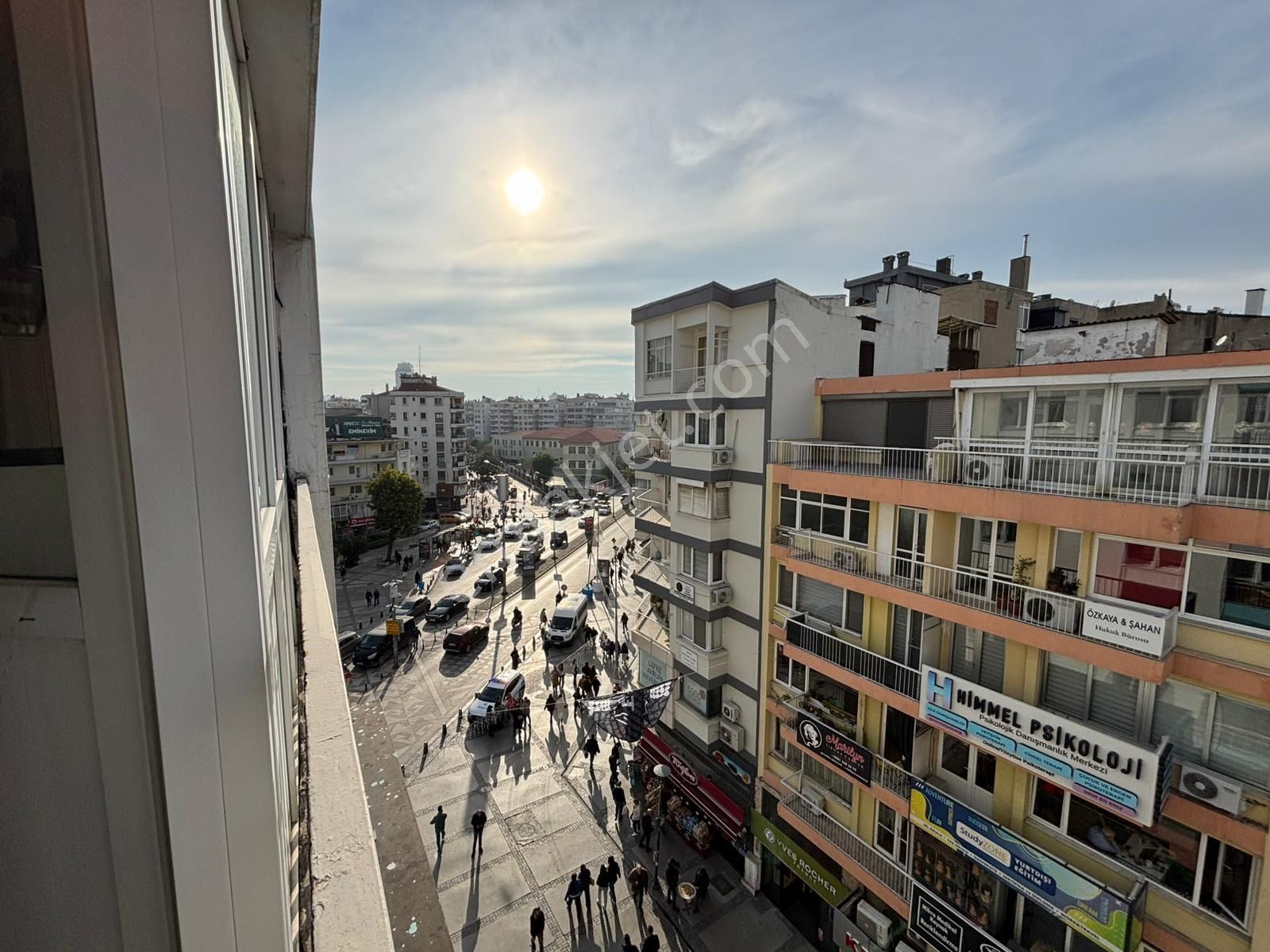 Alsancak’ta Sevinç Pastanesine Karşısı Köşe Konumda Prestijli İşyeri! - Görsel 3
