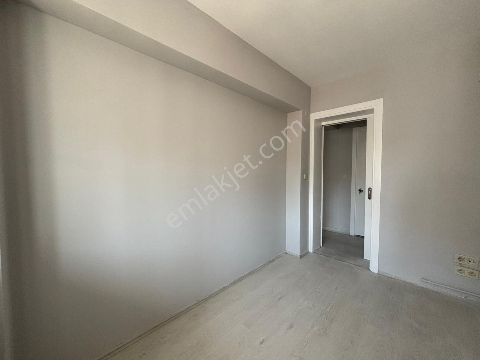 Alsancak’ta Sevinç Pastanesine Karşısı Köşe Konumda Prestijli İşyeri! - Görsel 29