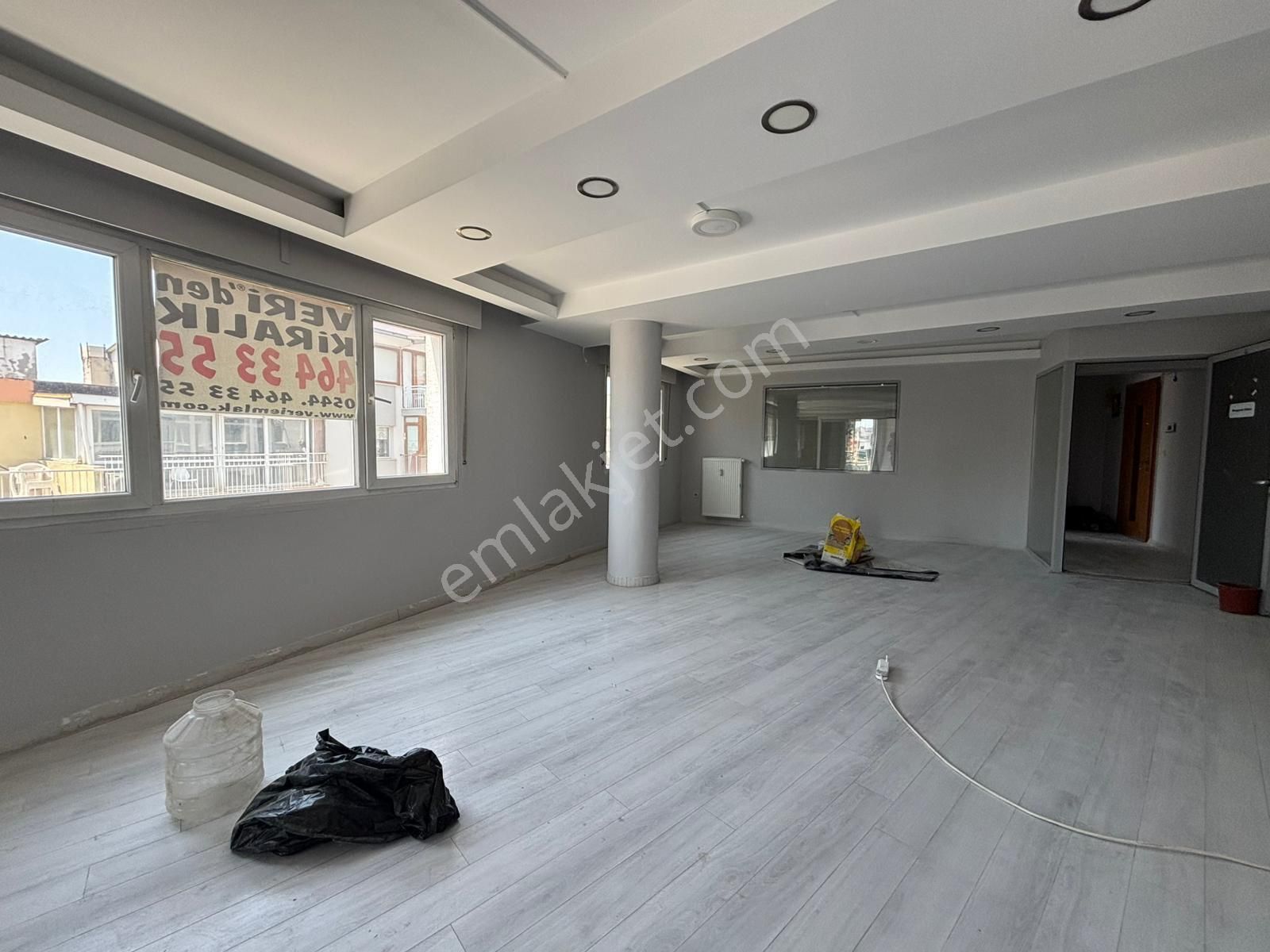 Alsancak’ta Sevinç Pastanesine Karşısı Köşe Konumda Prestijli İşyeri! - Görsel 32
