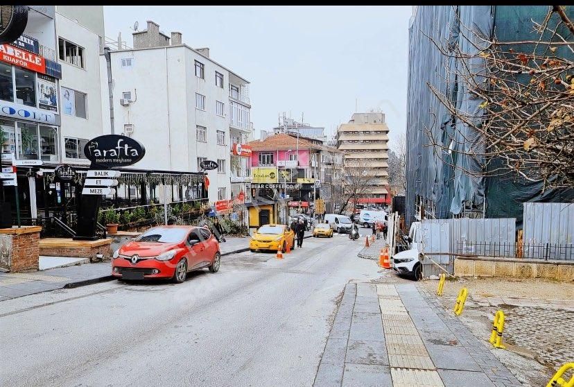 Çankaya Barbaros Kiralık Daire Tunalı Hilmi Abay Kunanbay Caddesi'nde Kiralık 3+1 Daire