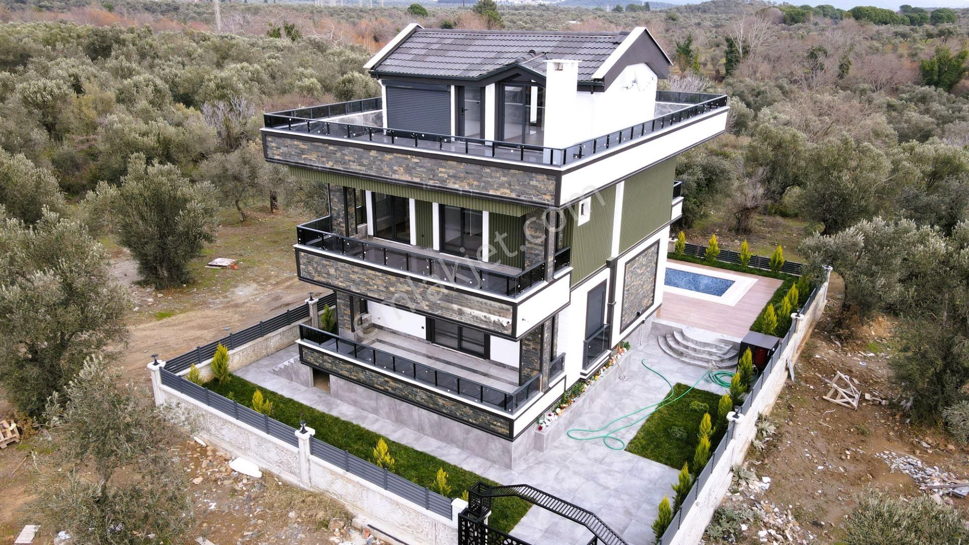 Edremit Güre Satılık Villa Irmaksudan Güre De Modern Mimarisi Havuzlu 4+1 Villa