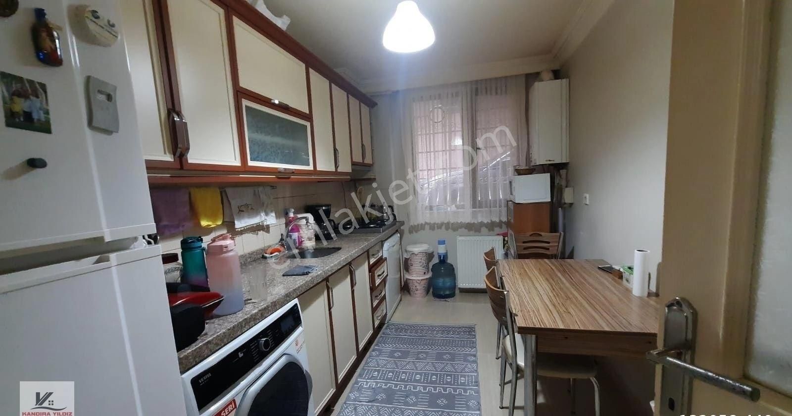 Üsküdar Cumhuriyet Satılık Daire Etrafı Açık-masrafsız-a.otoparklı 3+1 110m2.b.katı