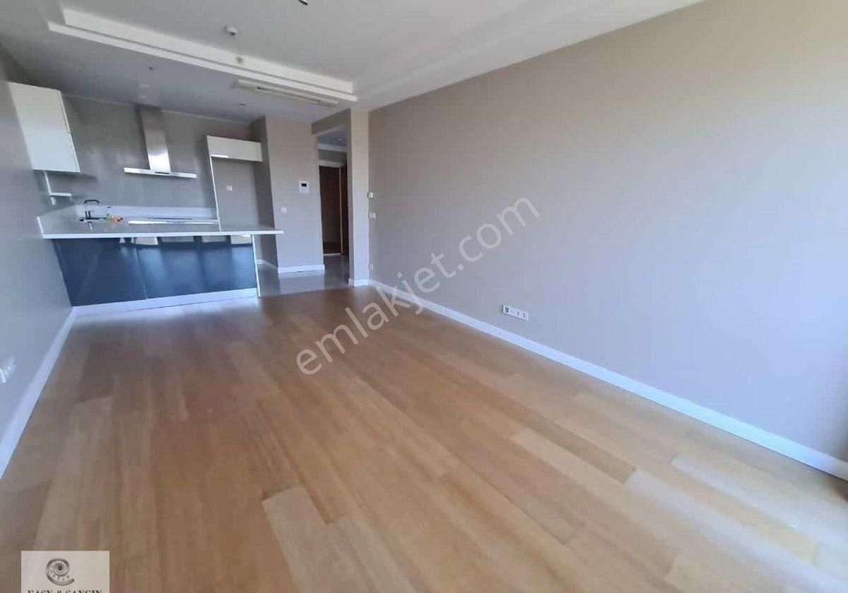 Sarıyer Ayazağa Satılık Residence Vadistanbul Terasta Satılık Boş 1+1 Yüksek Kat Daire Güncel