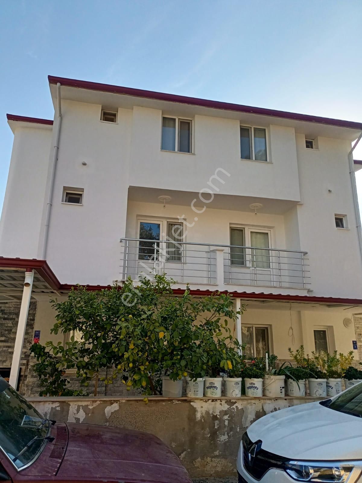 Kuşadası Soğucak Satılık Villa Kuşadası'nda Full Deniz Manzaralı 6+2 Satılık Villa