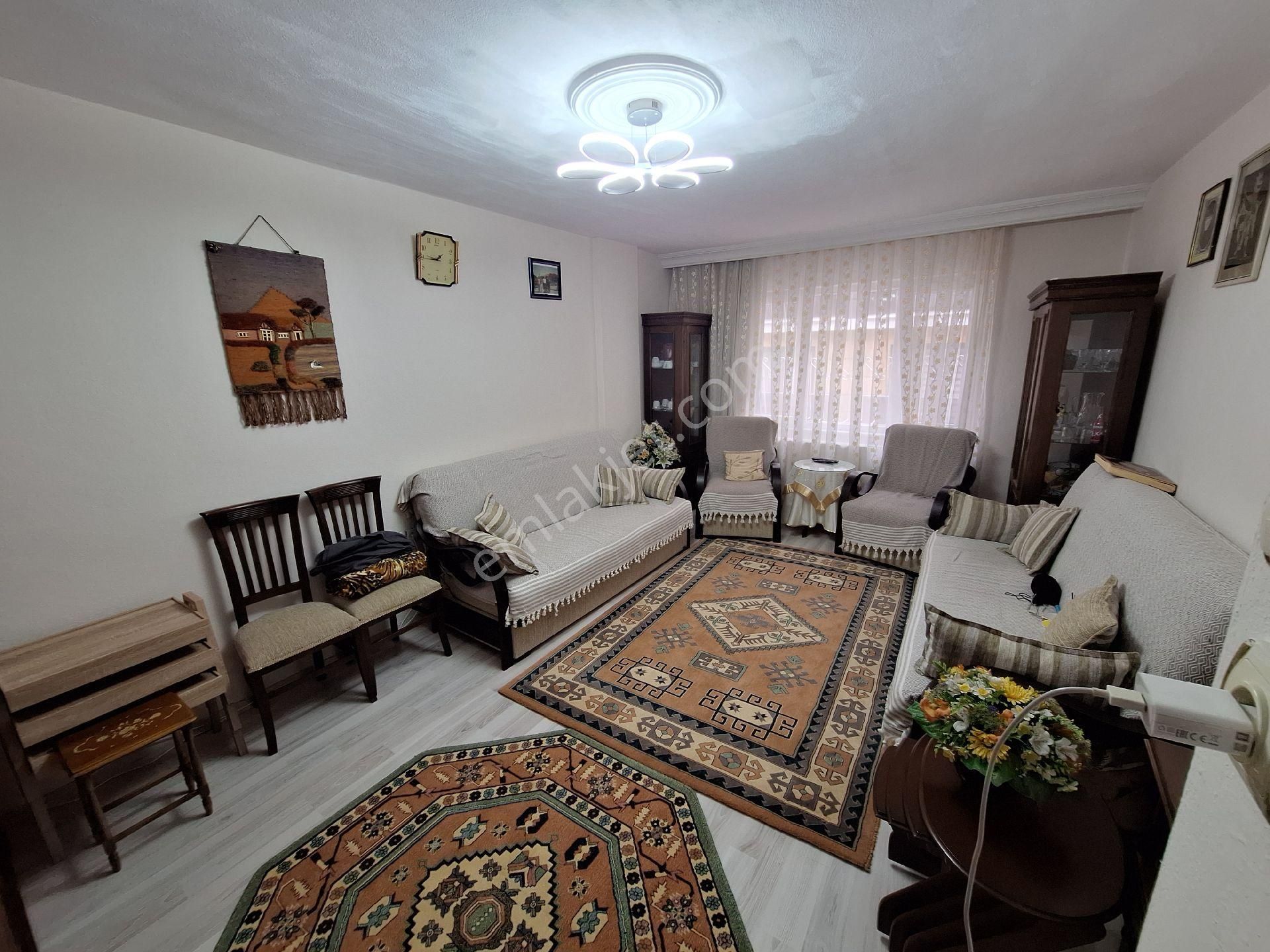 Şehzadeler Peker Satılık Daire Şehzadeler Peker Mahallesinde 3+1 130 M2 Satılık Daire