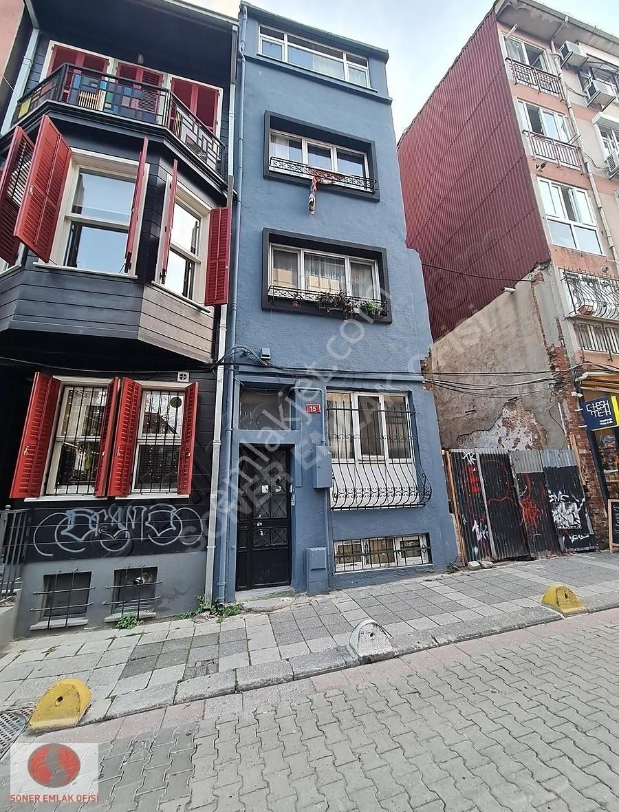 Kadıköy Caferağa Kiralık Daire Moda Cemal Süreyya Sokakta 1+1 Kiralık Daire