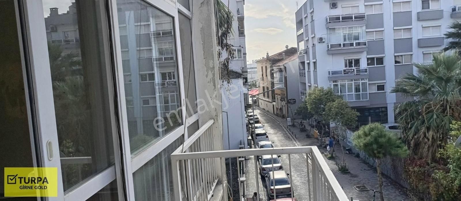 Karşıyaka Alaybey Metroya Yakın Kiralık Daire Karşıyaka Denize Yürüyüş Mesafesinde Kiralık 2+1