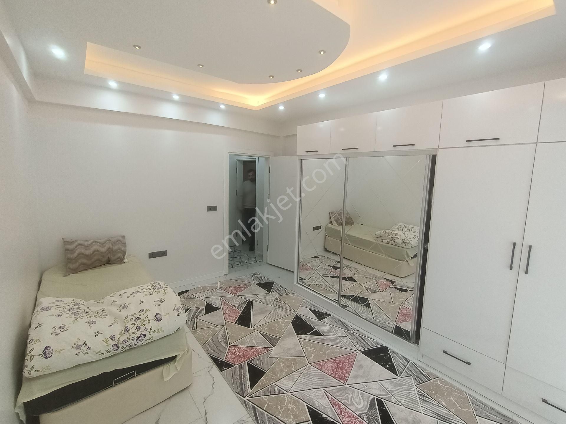 Akşehir İstasyon Satılık Daire Abit Gm Cadde Cepheli Garajlı 1 Yıllık Satılık Daire