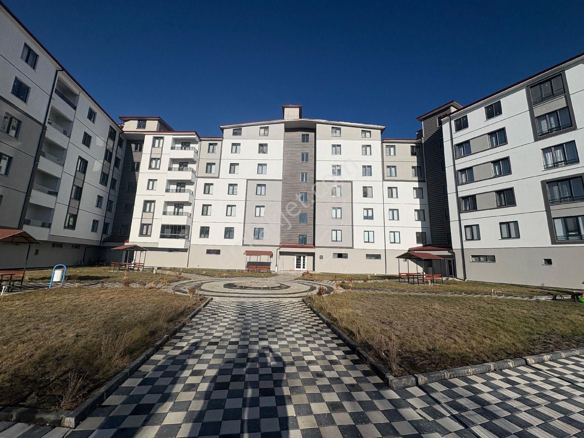 Beyşehir Müftü Satılık Daire Otogar Sanayi Arasi Site İçersinde Kapalı Otoparklı 4+1 Sıfır Daire