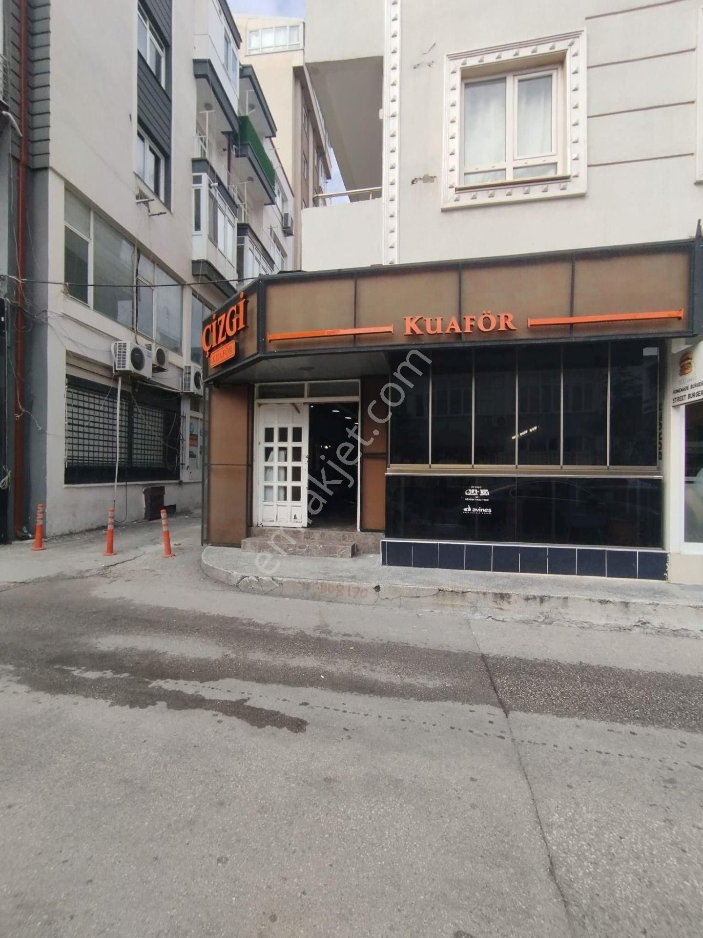 Isparta Merkez İstiklal Mahallesinde Muhteşem Lokasyonda Kiralık Dükkan