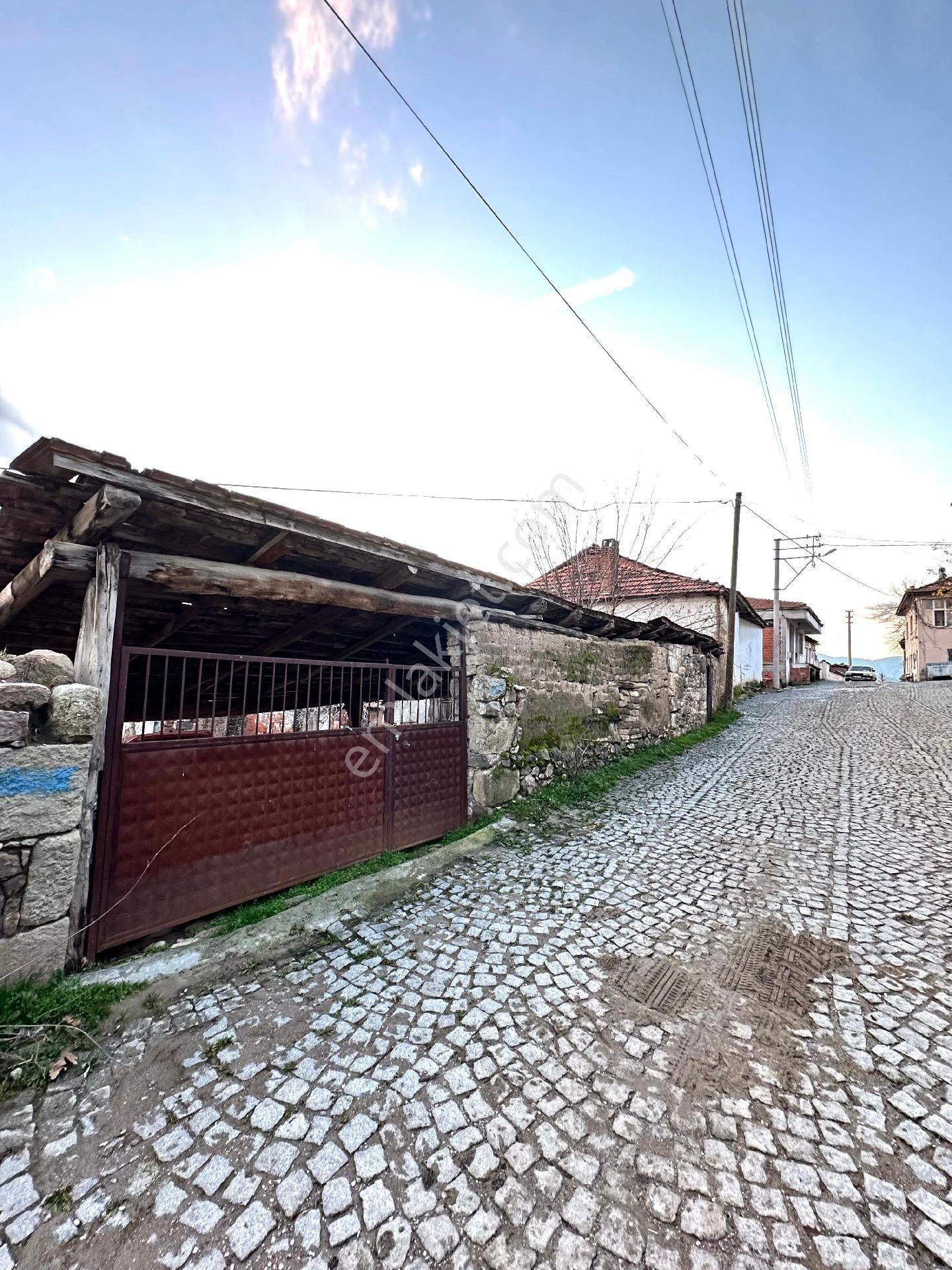 Bergama Çeltikçi Satılık Konut İmarlı Bergama Çeltikçi Mah. Satılık İmarlı Arsa