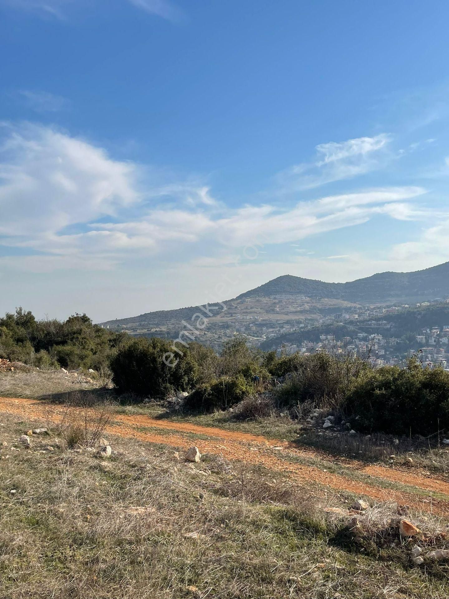 Toroslar Soğucak Satılık Konut İmarlı Dinçer Emlak'tan Belenkeşlik Mahallesinde 555 M2 İmarlı Arsa