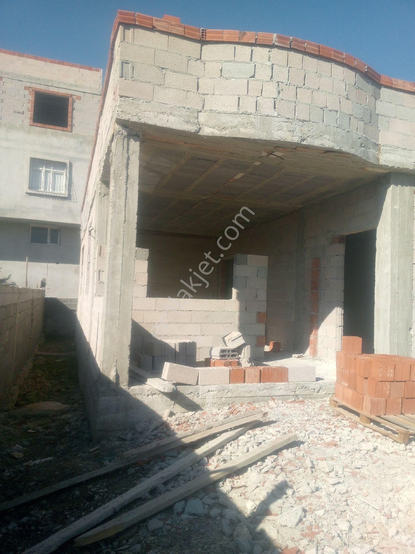 Yüreğir Cumhuriyet Mahallesinde Satılık Müstakil Ev