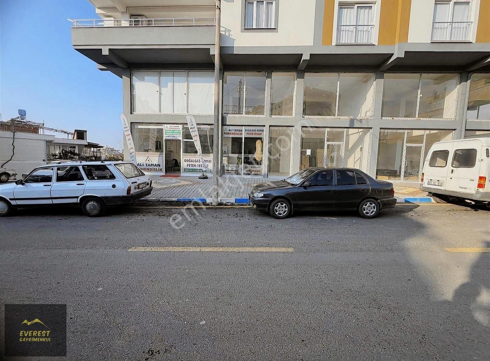 Düziçi İstiklal Satılık Ofis Merkezi Konumda İşyeri Fırsatı!!!