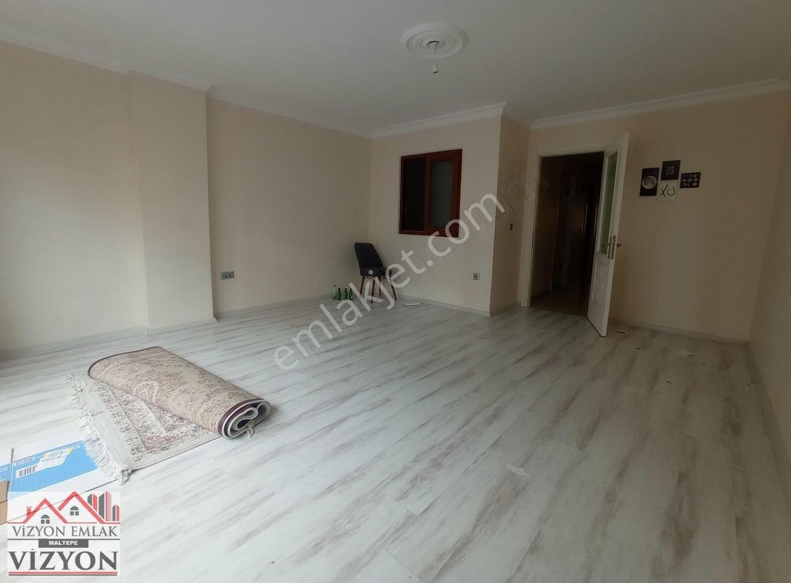 Maltepe Zümrütevler Kiralık Daire 2+1 Ulaşım Sorunsuz Asansörlü Ayrı Mutfak Balkonlu 2 .kat