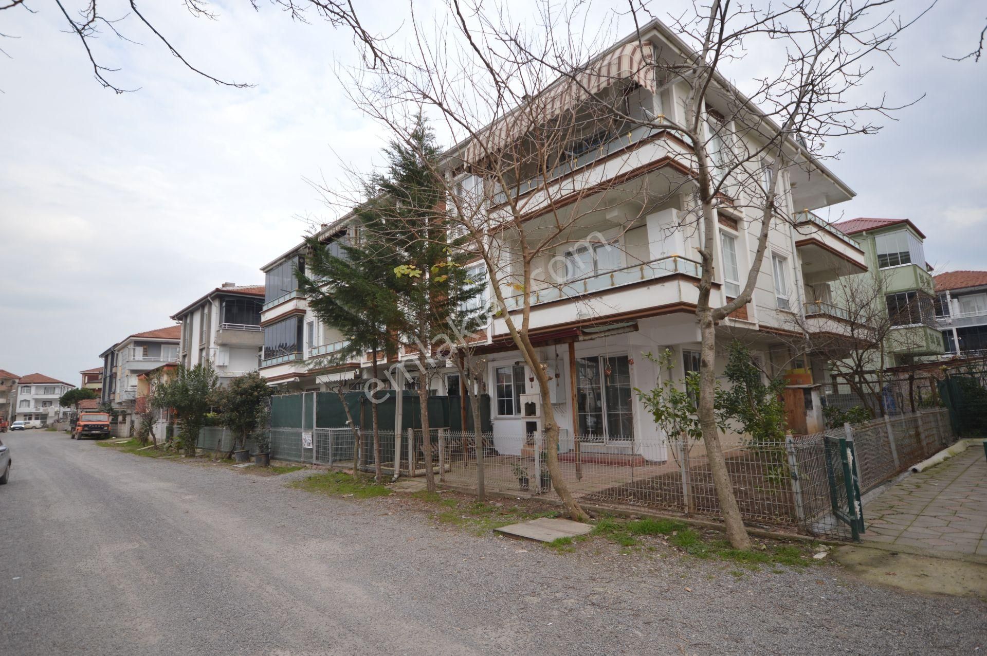 Karasu Yalı Satılık Villa Karasuda Uygun Fiyata Büyük Bahçeli 2+1 Daire